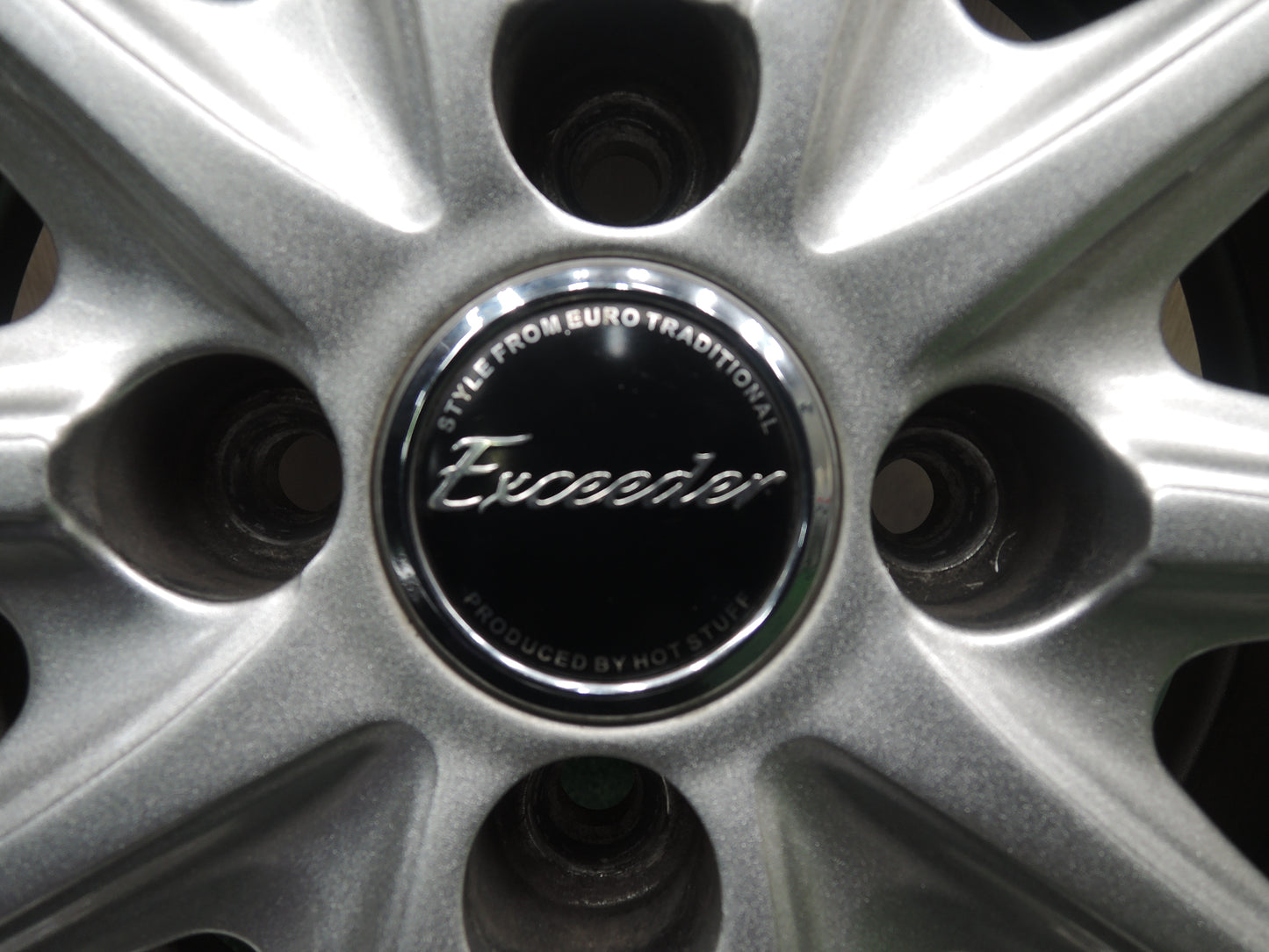 *送料無料*バリ溝！21年！キレイ！9.5分★スタッドレス 175/65R15 ハンコック ウインターアイセプト IZ2A Exceeder エクシーダー 15インチ PCD100/4H★3111204HAス