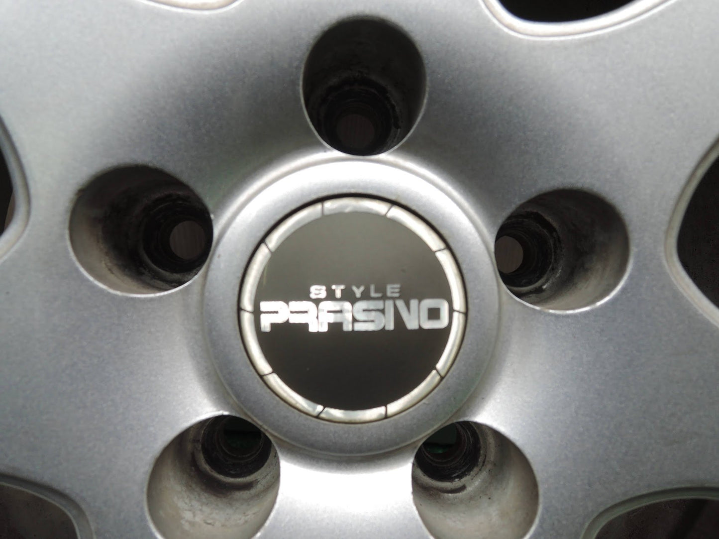 [送料無料]バリ溝！キレイ！9.5分★スタッドレス 215/60R16 ダンロップ ウインターマックス WM01 STYLE PRASINO PCD114.3/5H★3112516HAス