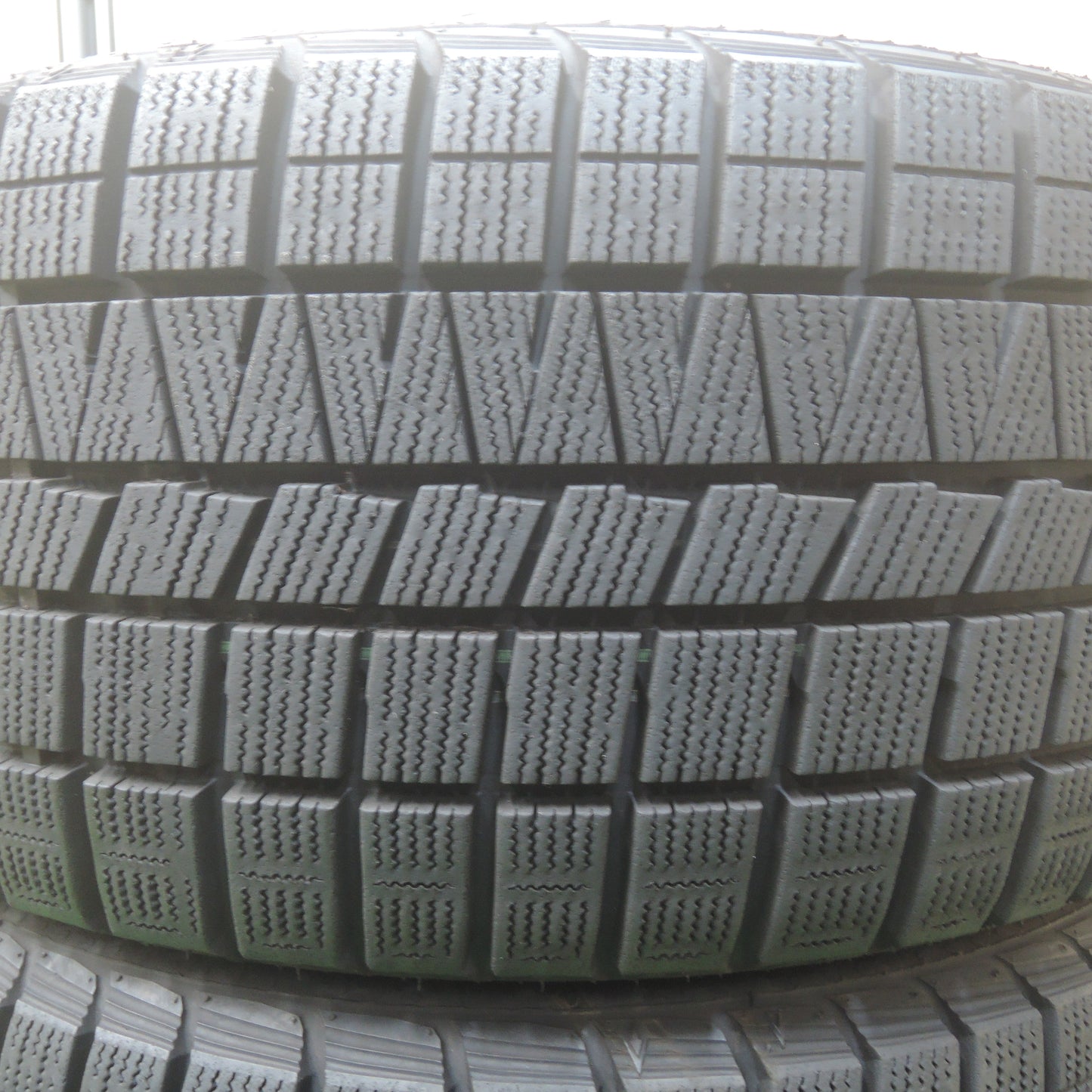 *送料無料*バリ溝！20年！キレイ！9.5分★スタッドレス 245/40R18 ナンカン CORSAFA Verthandi ヴェルザンディ 18インチ PCD114.3/5H★3122707SYス