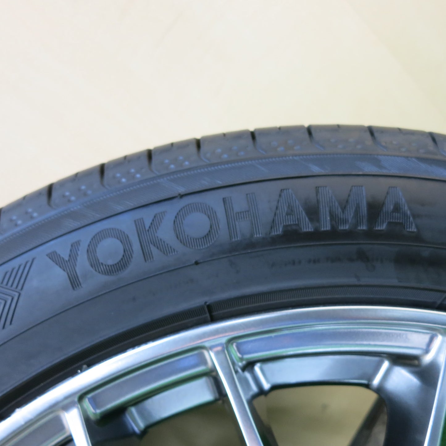 [送料無料]超バリ溝！22年！キレイ！ほぼ10分★225/50R18 ヨコハマ BluEarth-RV RV03 PRAVA 9M BIGWAY プラバ ビックウェイ 18インチ PCD114.3/5H★3041904ヒノ