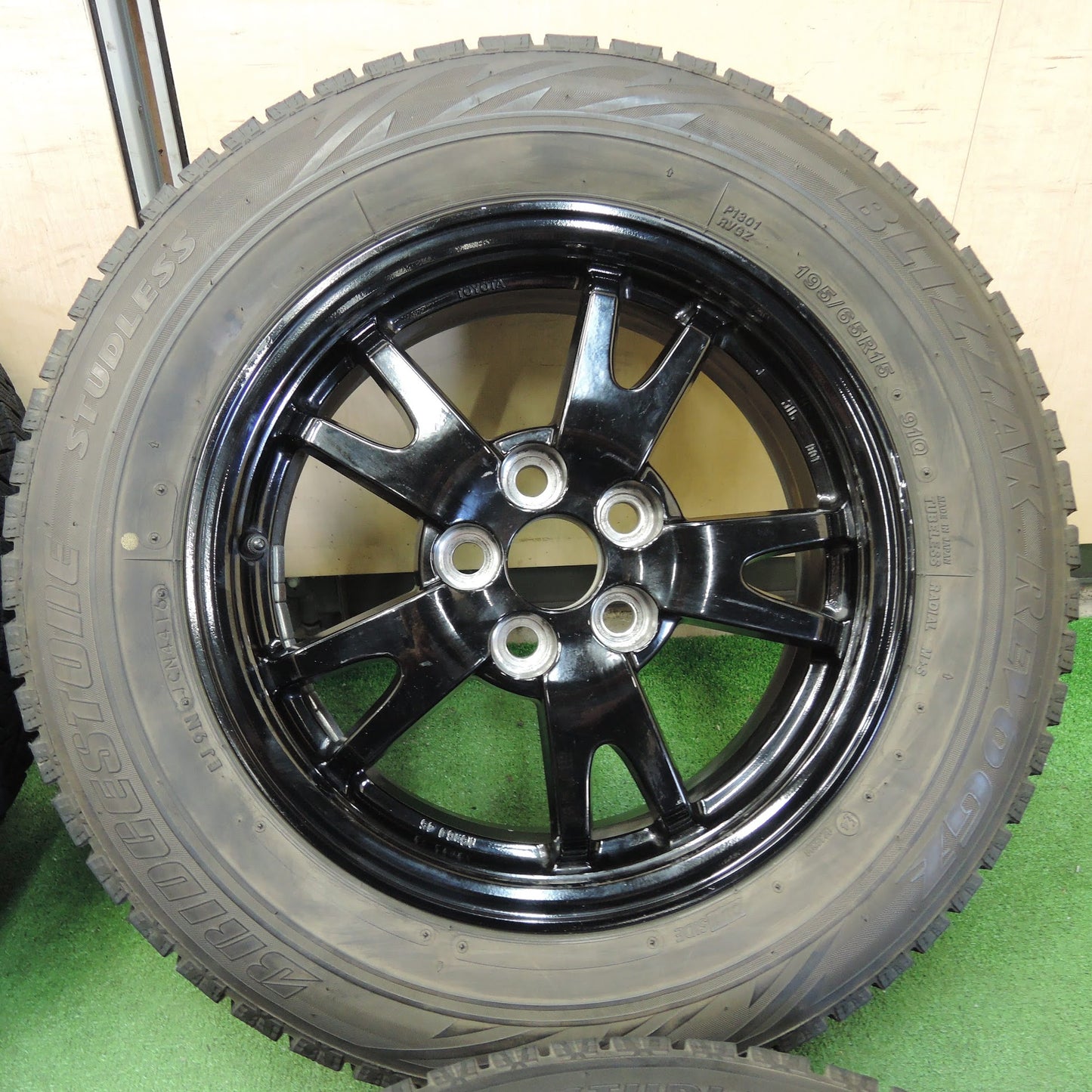 [送料無料]4本価格★トヨタ 30系 プリウス 純正 195/65R15 スタッドレス ブリヂストン ブリザック REVO GZ 15インチ PCD100/5H★3100201KKス