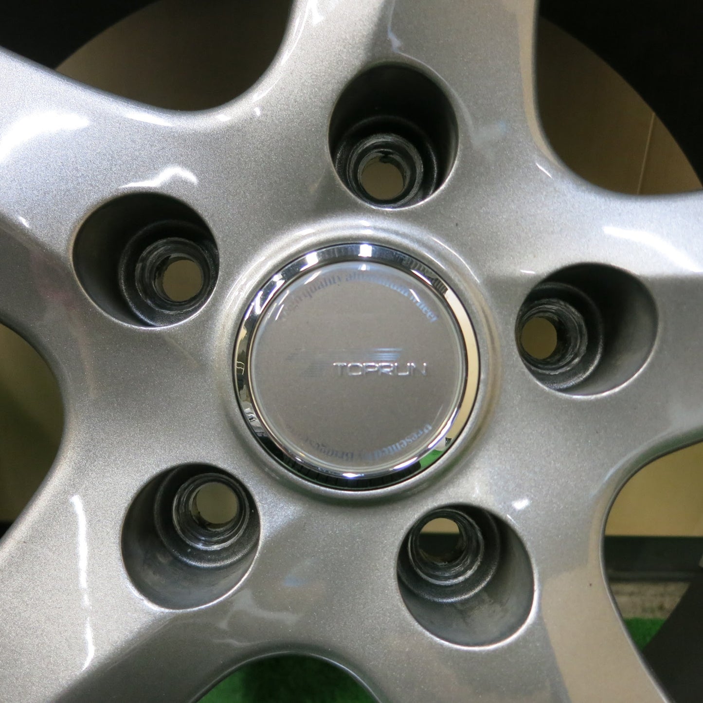 [送料無料]バリ溝！20年！キレイ！9.5分★スタッドレス 225/60R18 ブリヂストン ブリザック DM-V3 TOPRUN トップラン 18インチ PCD114.3/5H★3062801ヒス
