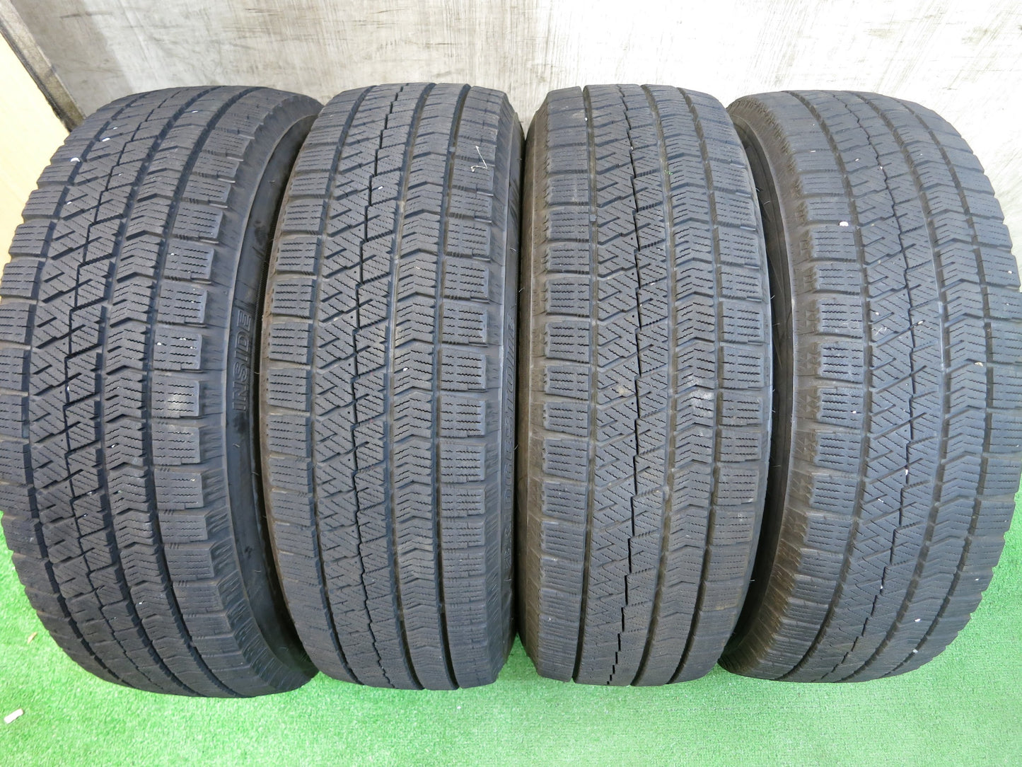 [送料無料]キレイ★スタッドレス 175/65R14 ブリヂストン ブリザック VRX2 SCHNEIDER ATECH シュナイダー 14インチ PCD100/4H★2110210Hス