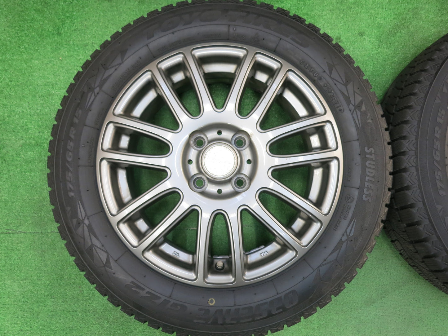 [送料無料]バリ溝！21年！ほぼ10分★スタッドレス 175/65R15 トーヨー オブザーブ GIZ2 Espider 社外 アルミ 15インチ PCD100/4H★3012107ヒス