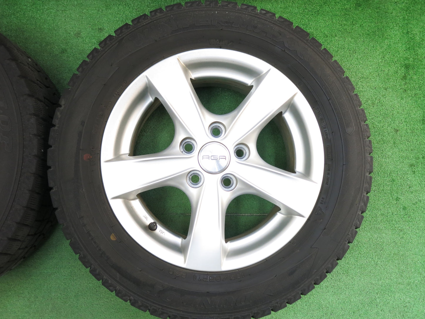 [送料無料]バリ溝！19年！9.5分★スタッドレス 185/65R14 AGA ダンロップ ウインターマックス WM02 PCD100/5H カリーナ カルディナ コロナ等★3031103ヒス