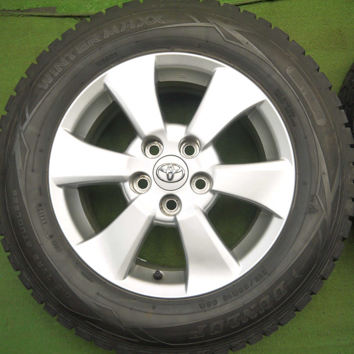 [送料無料]バリ溝！キレイ！9.5分★トヨタ 20系 アルファード 純正 215/65R16 スタッドレス ダンロップ ウインターマックス WM01 DSX-2 PCD114.3/5H★3062808Hス