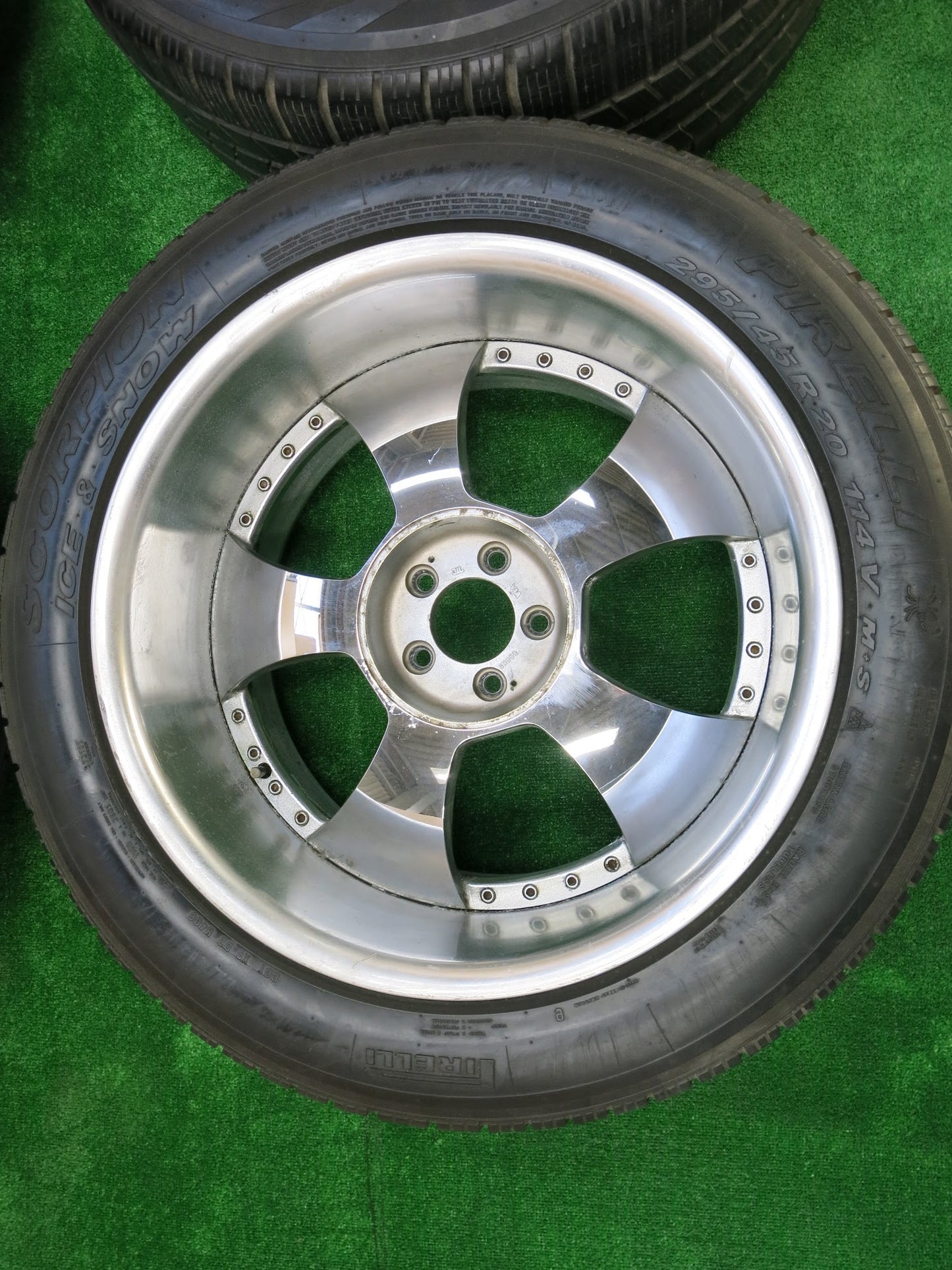 [送料無料]4本価格 超深リム★FABULOUS PROFOUND 295/45R20 スタッドレス ファブレス プロファンド ピレリ スコーピオン ICE&SNOW PCD112/5H★3031102ヒノ