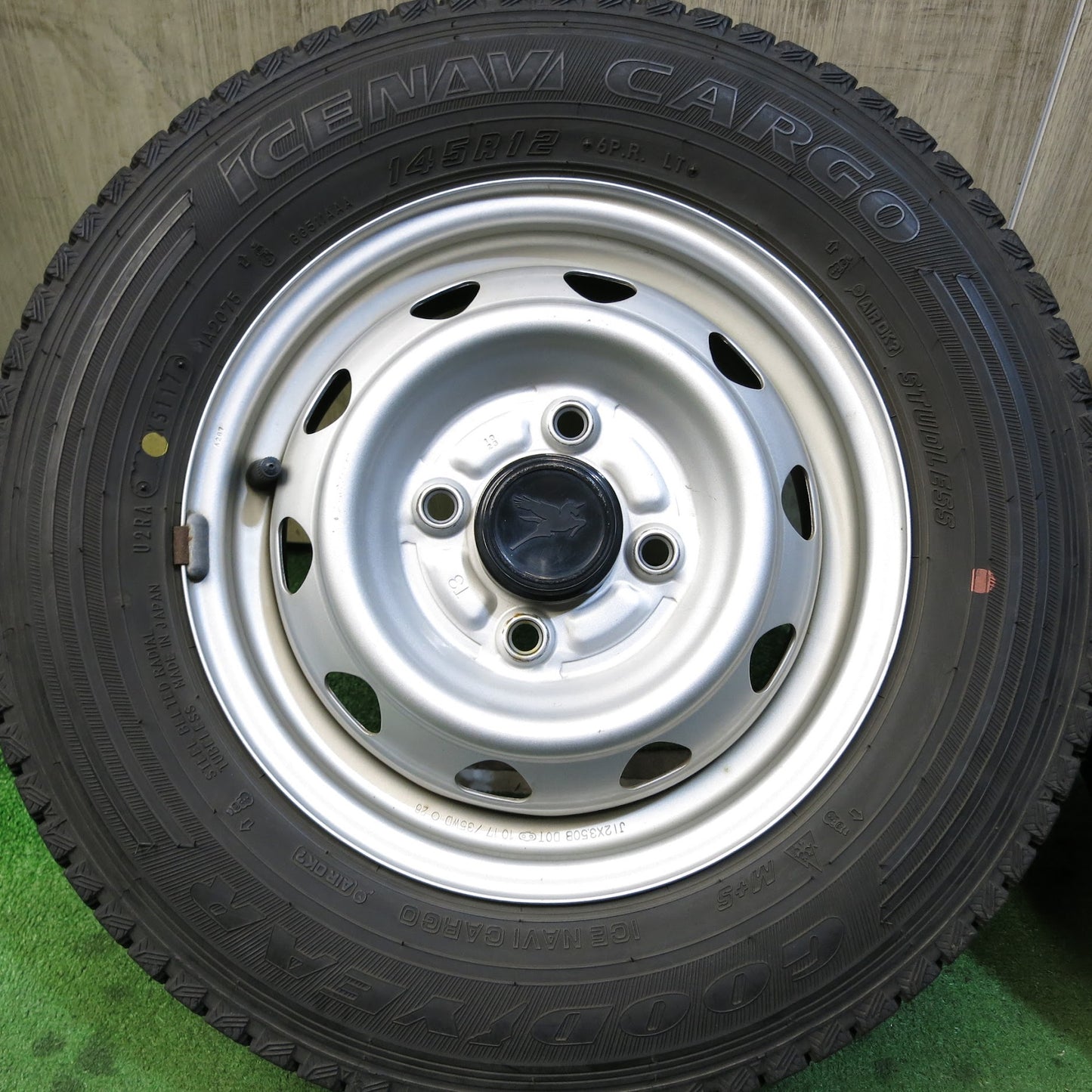 [送料無料]バリ溝！19年！キレイ！9.5分★スタッドレス 145R12 6PR グッドイヤー アイスナビ カーゴ スチール ホイール 12インチ PCD100/4H★3062110Hス