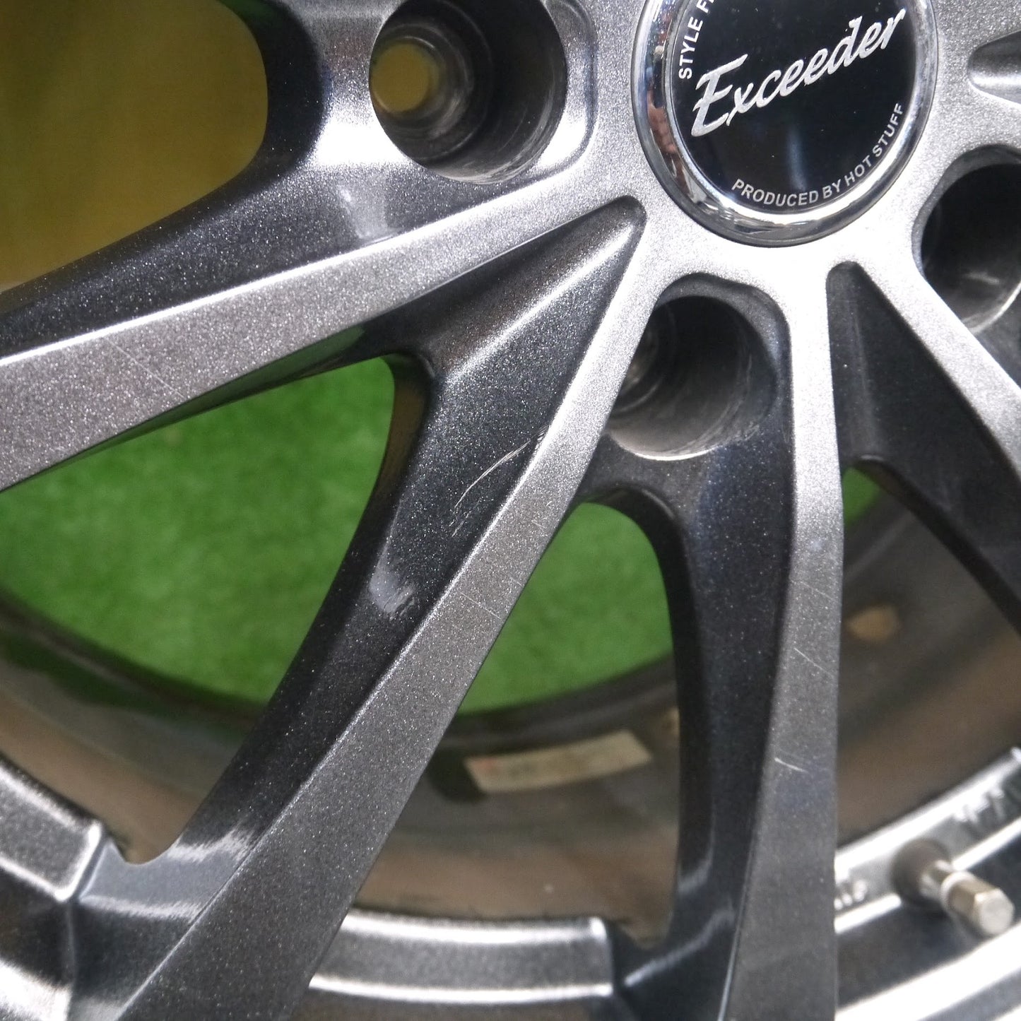 [送料無料]キレイ！19年★スタッドレス 215/60R17 ブリヂストン ブリヂストン VRX Exceeder HOT STUFF エクシーダー 17インチ PCD114.3/5H★3071703クス