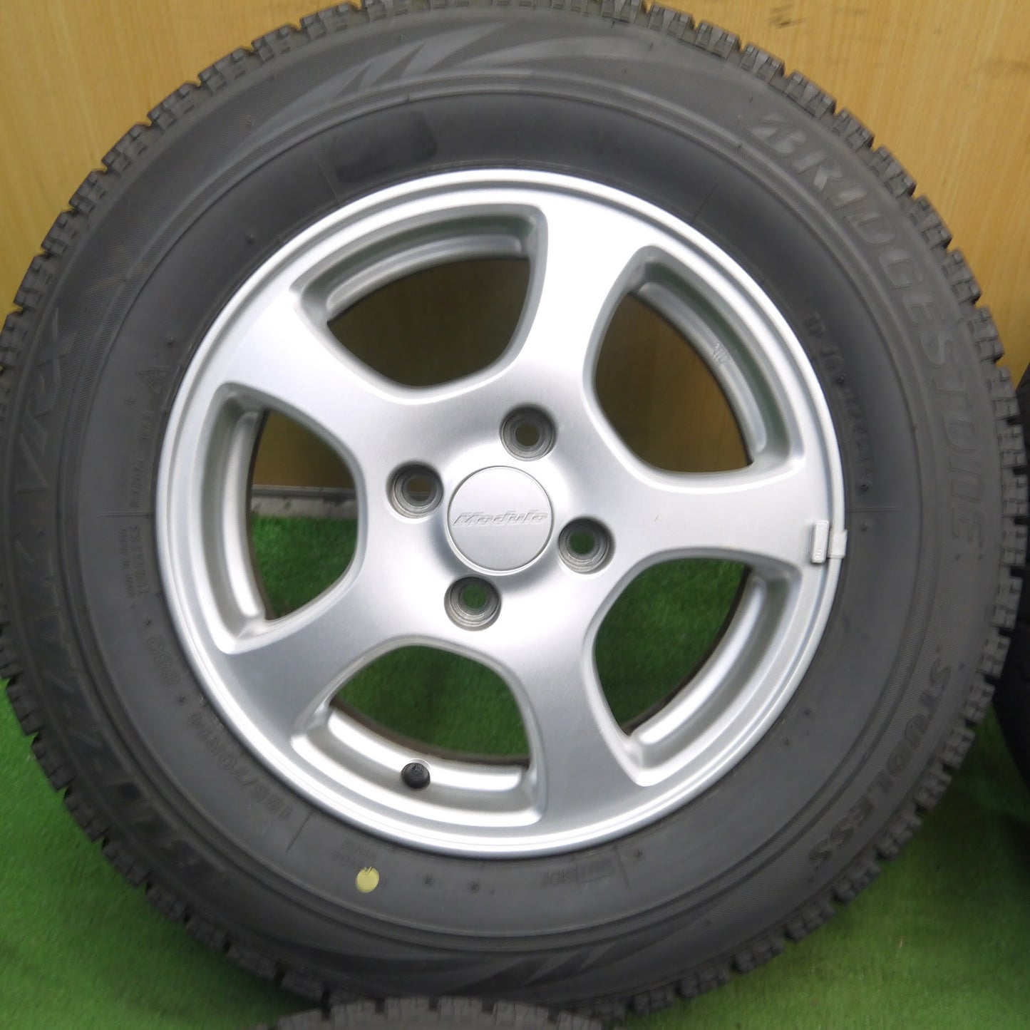 [送料無料]バリ溝！19年！キレイ！8.5分★ホンダ フリード 純正 Modulo 185/70R14 スタッドレス ブリヂストン ブリザック VRX 14インチ PCD100/4H★3070802KAス