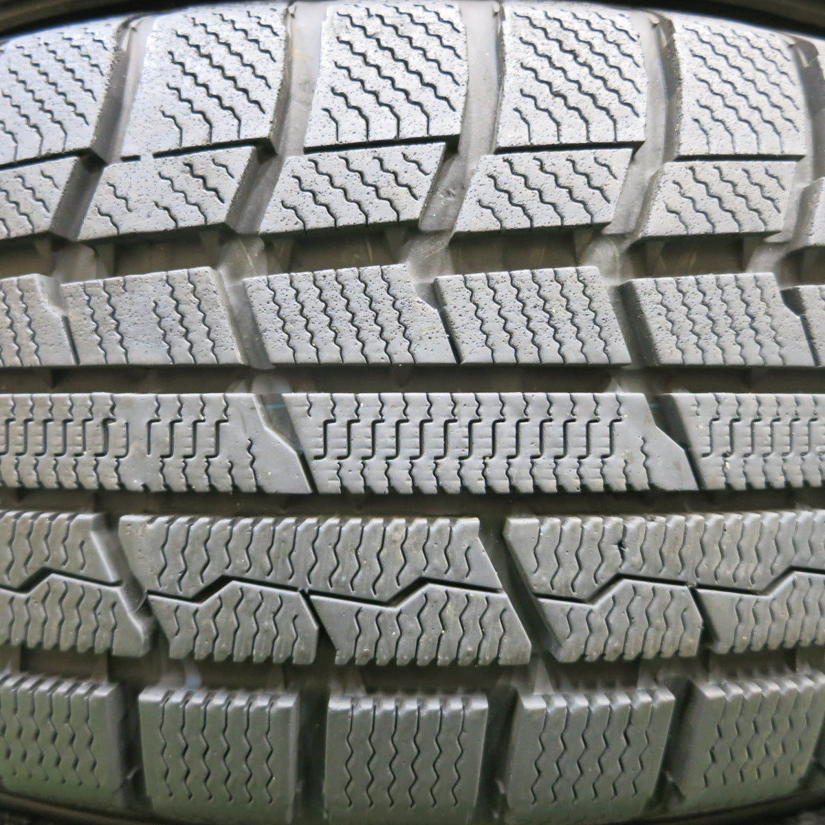 *送料無料*バリ溝！21年！9.5分以上★スタッドレス 195/65R15 トーヨー ウインター トランパス TX タイヤ 15インチ ノア ヴォクシー 等★3120917イスタ