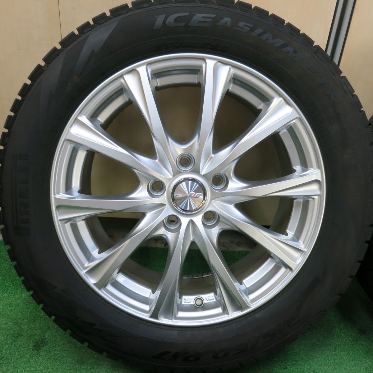 [送料無料]バリ溝！21年！キレイ！ほぼ10分★スタッドレス 215/60R17 ピレリ アイスアシンメトリコ プラス ILLUGA weds 17インチ PCD114.3/5H★3060307ヒス
