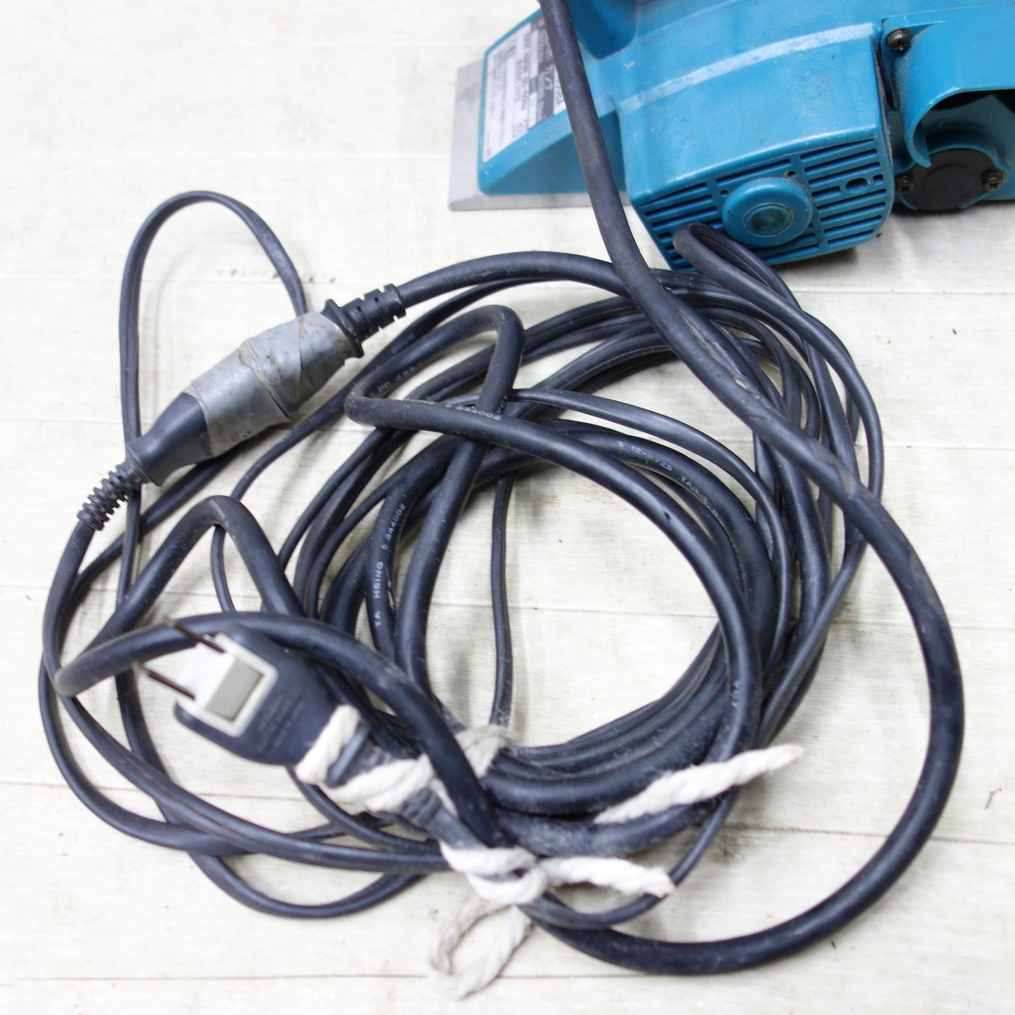 [送料無料] ◆makita マキタ 82mm 電気カンナ 1900BA 電動かんな 電動工具 100V◆
