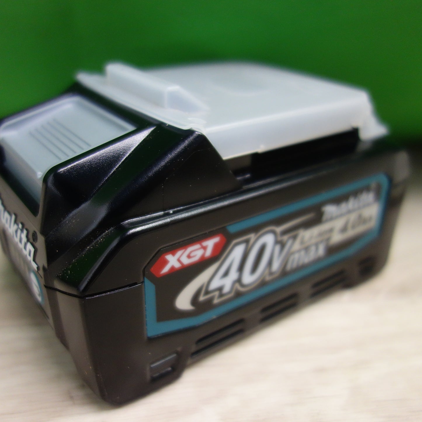 [送料無料] 美品☆マキタ リチウム イオン バッテリー BL4040 XGT 40V max Li-ion 4.0Ah☆