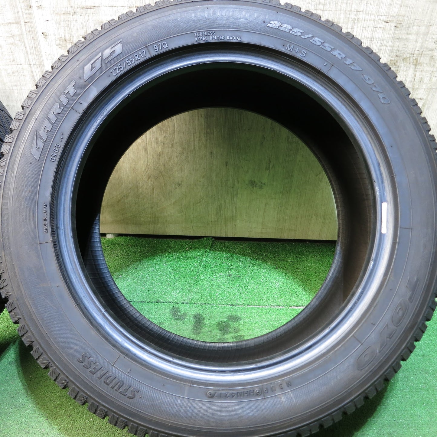 [送料無料]バリ溝！9.5分★スタッドレス 225/55R17 トーヨー ガリット G5 タイヤ 17インチ アルファード ヴェルファイア フーガ 等★3062115Hスタ