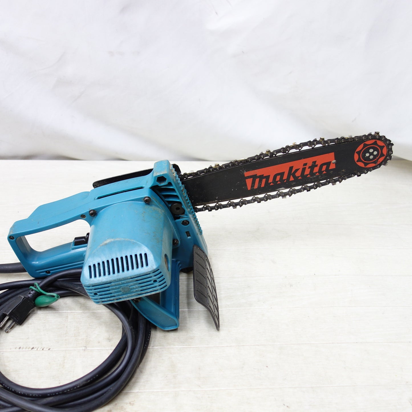 [送料無料] ◆makita マキタ 300mm 12型 チェーンソー 5012B コード式 切断機 電動工具 100V 50/60Hz◆