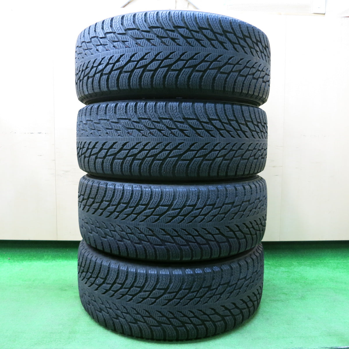 *送料無料*バリ溝！綺麗！9分★ジャガーF-PACE 純正 255/60R18 スタッドレス ノキアン ハッカペリッタ R3 SUV Fペイス 18インチ PCD108/5H★4010412イス