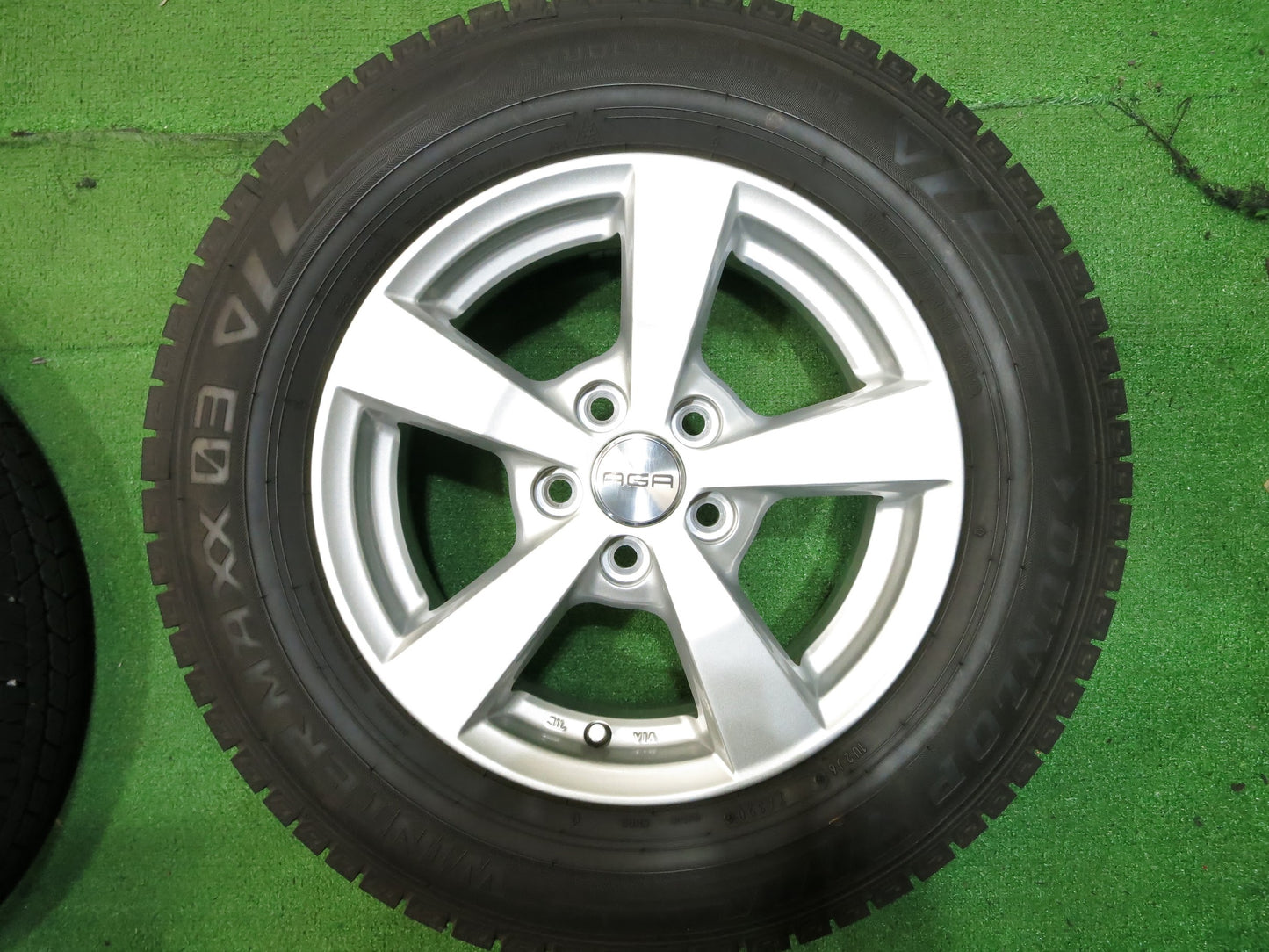 [送料無料]バリ溝！20年！キレイ！ほぼ10分★スタッドレス 185/70R14 ダンロップ ウインターマックス 03 AGA 14インチ PCD100/5H★2113002Hス
