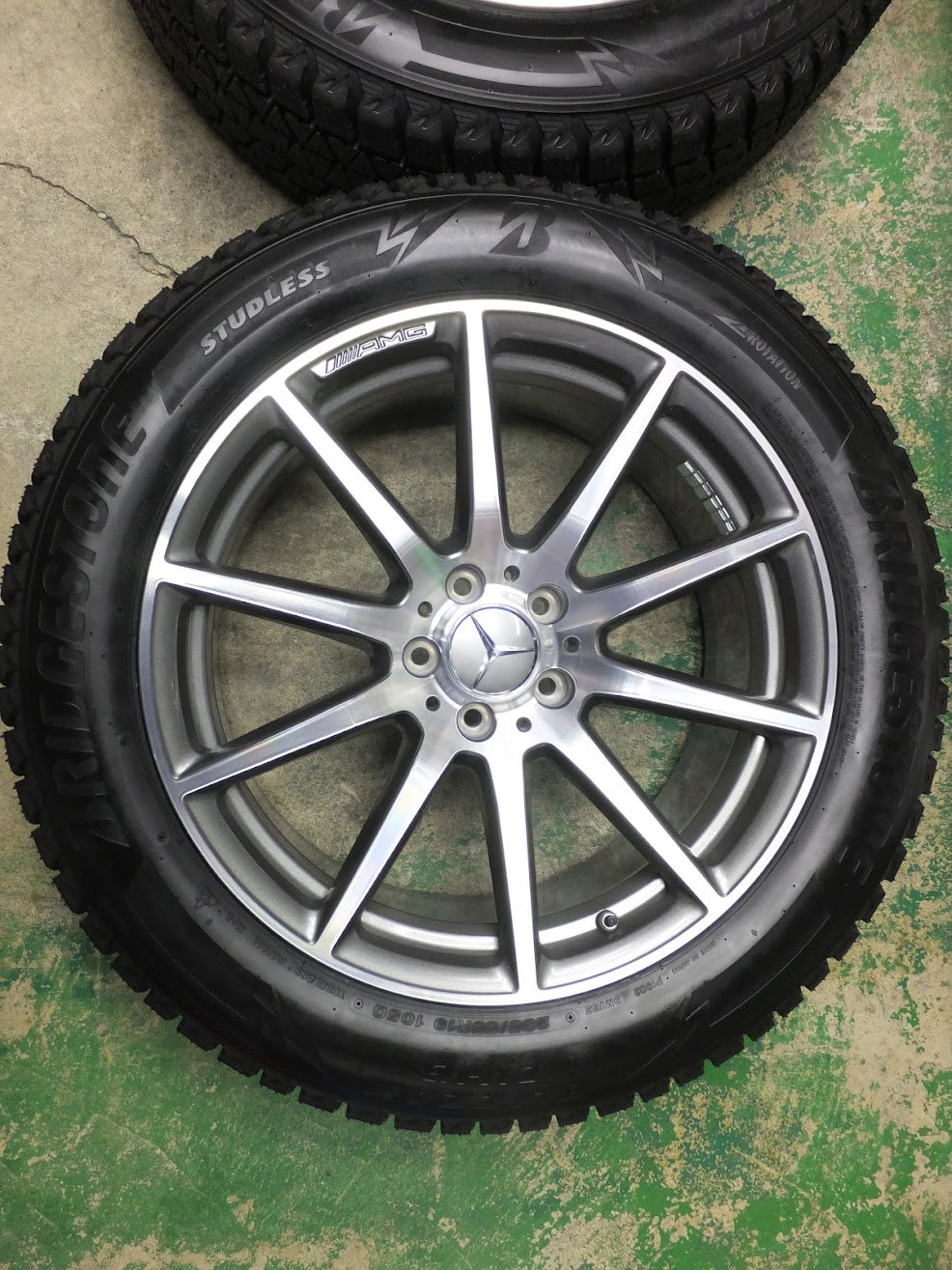 [送料無料]未使用！19年製★ベンツ GLC 純正 オプション AMG 235/55R19 スタッドレス ブリヂストン ブリザック DM-V3 19インチ PCD112/5H★