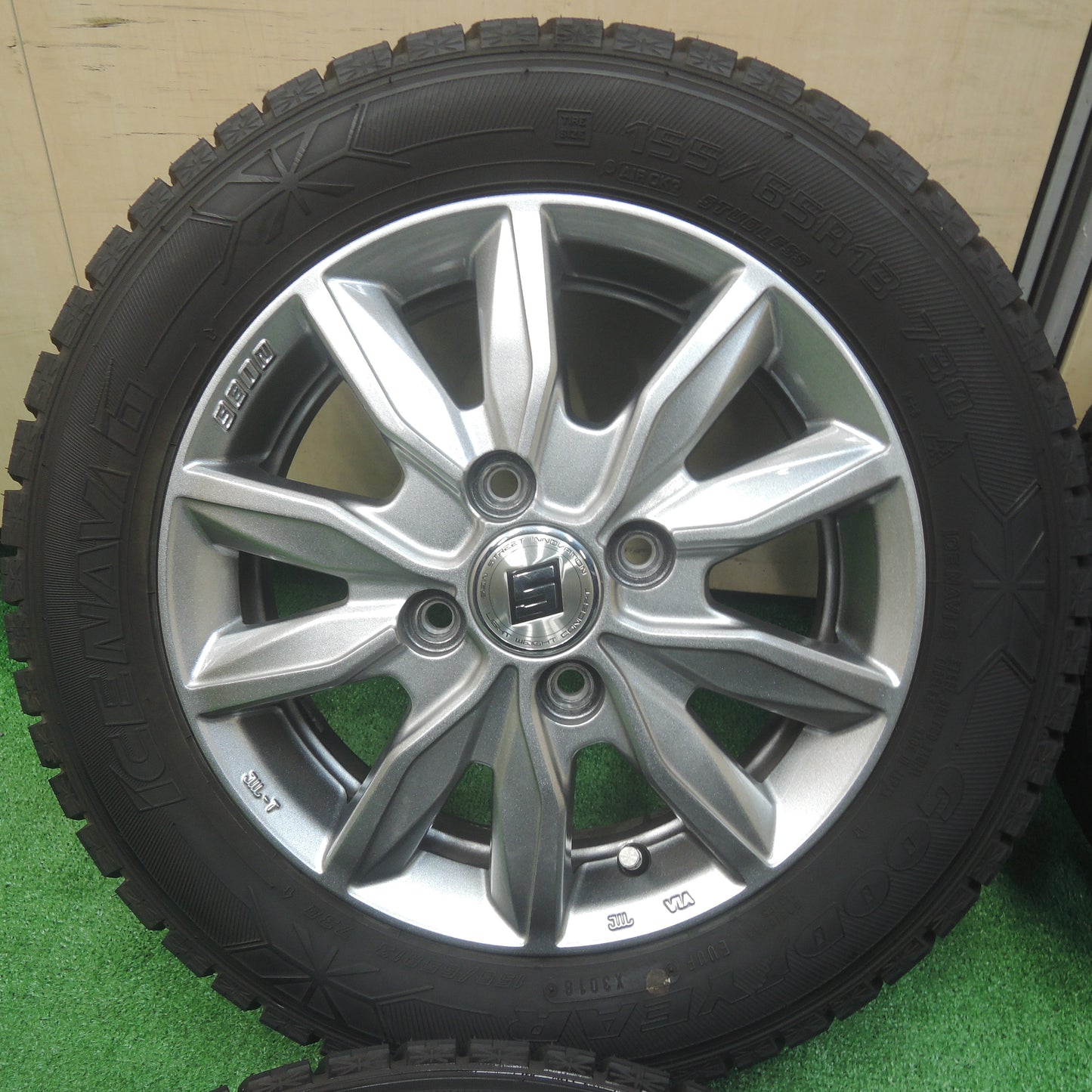 *送料無料*バリ溝！キレイ！9.5分★スタッドレス 155/65R13 グッドイヤー アイスナビ6 SEIN ザイン 13インチ PCD100/4H★3113012SYス