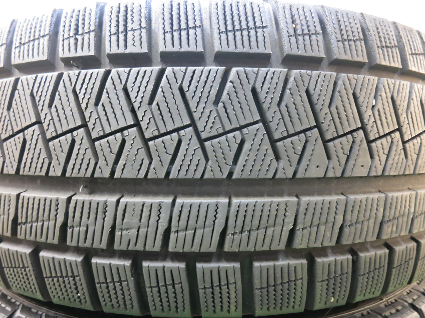 [送料無料]キレイ！18年★ワーゲン ポロ GTI 純正 215/45R17 スタッドレス ピレリ アイスアシンメトリコ プラス 17インチ PCD100/5H★2120303ヒス