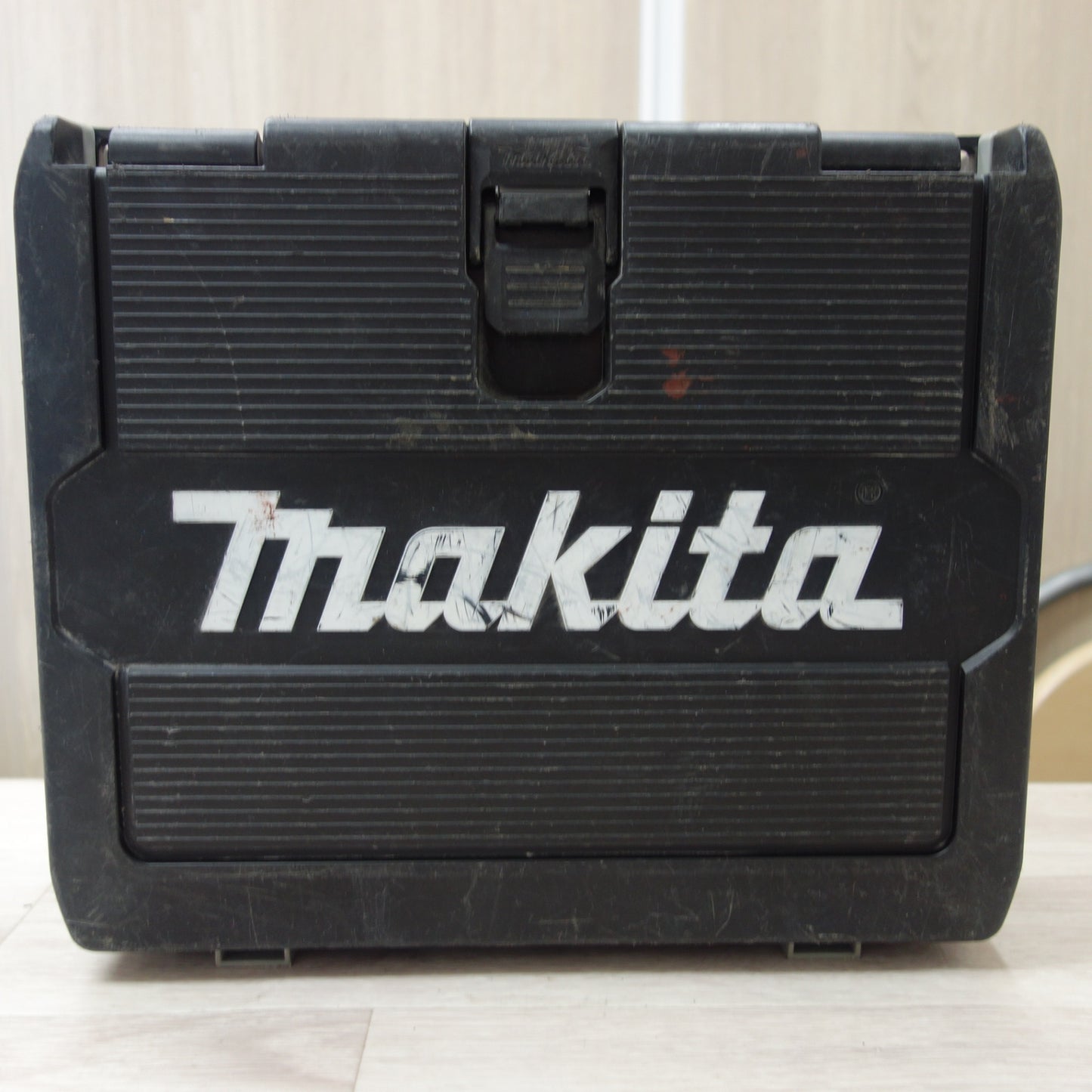 [送料無料] バッテリー2個！付属品付☆マキタ 充電式 インパクトドライバ TD171DRGXB 電動 工具 makita 充電器 DC18RF☆