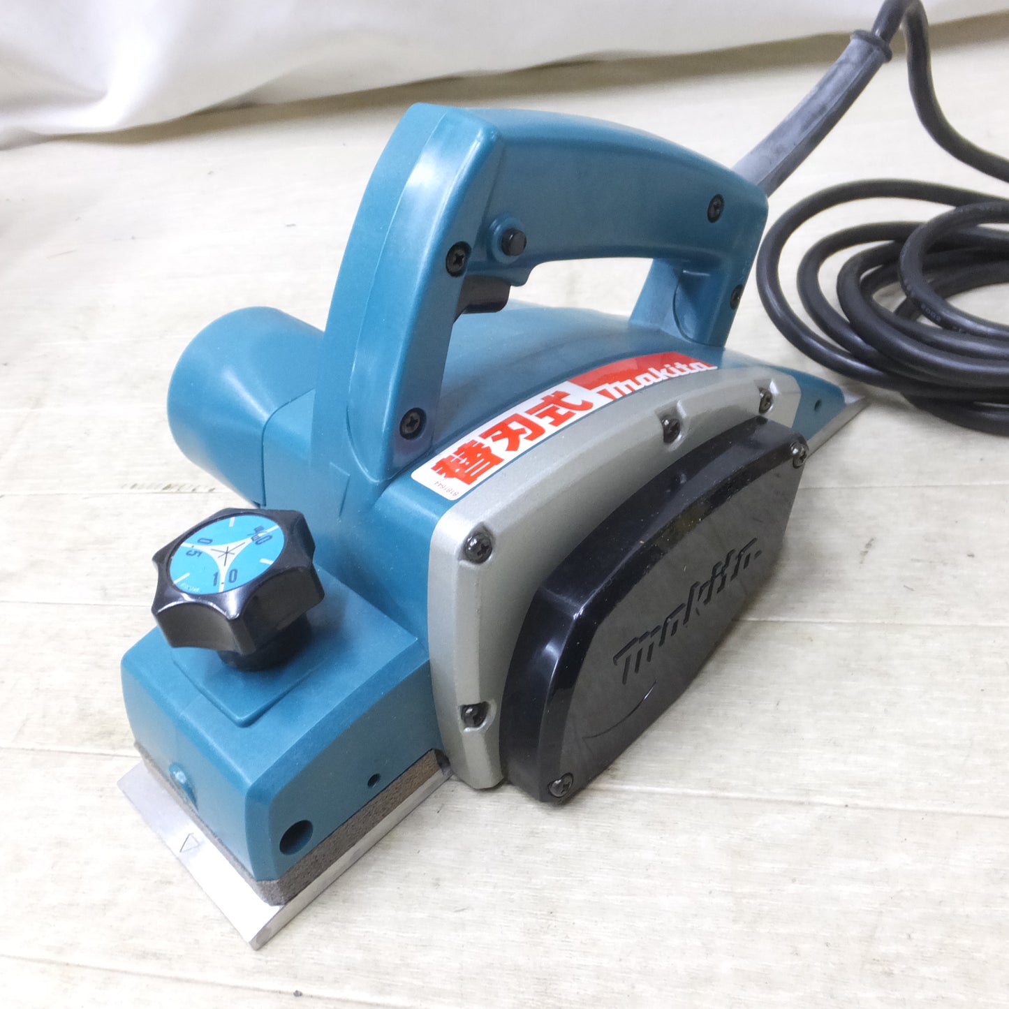 [送料無料]◆MAKITA マキタ 電動カンナ 1900BA 大工道具 木工 切削 研磨 ハンドツール 100V◆