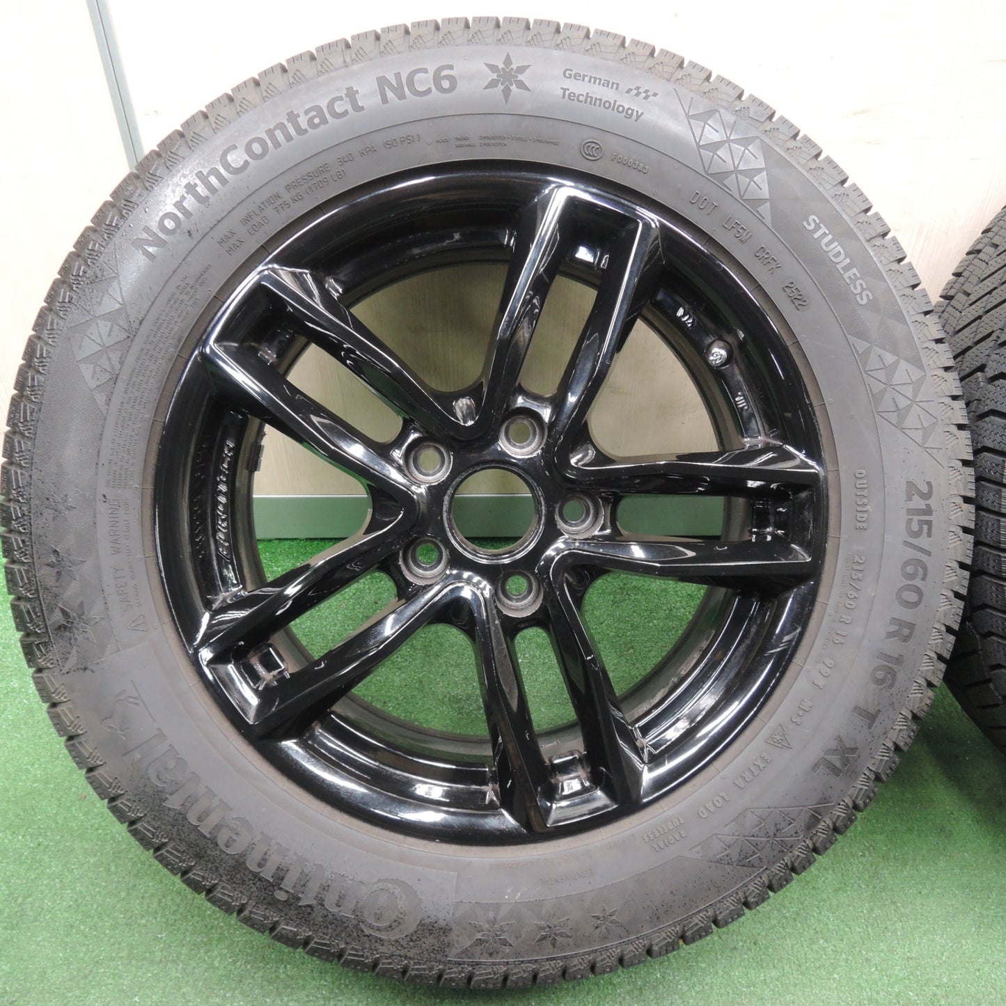 *送料無料*バリ溝！22年！9.5分以上★ワーゲン 等 215/60R16 EUROTECH スタッドレス コンチネンタル ノースコンタクト NC6 ユーロテック 16インチ PCD112/5H★4020704TNス