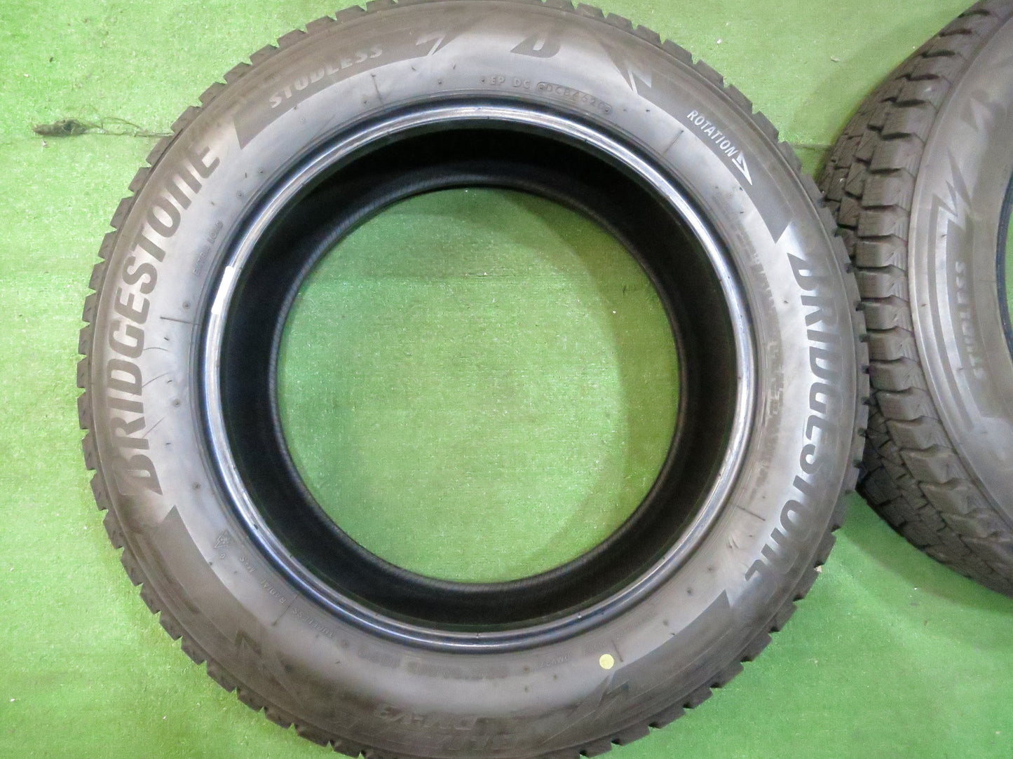 [送料無料]バリ溝！20年！9.5分★スタッドレス 235/60R18 ブリヂストン ブリザック DM-V3 タイヤ 18インチ レクサス NX RX CR-V 等★3021712Hスタ
