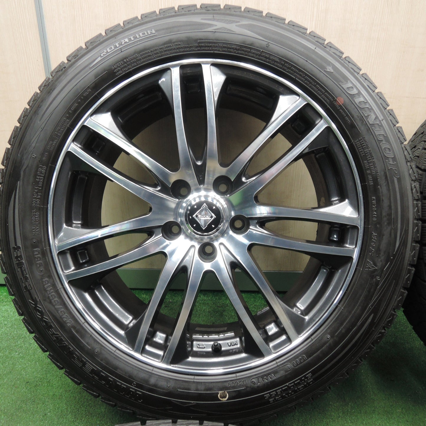 *送料無料* バリ溝！キレイ！9.5分★スタッドレス 225/55R18 ダンロップ ウインターマックス SJ8 RiZLEY ライツレー 18インチ PCD114.3/5H★4022202TNス