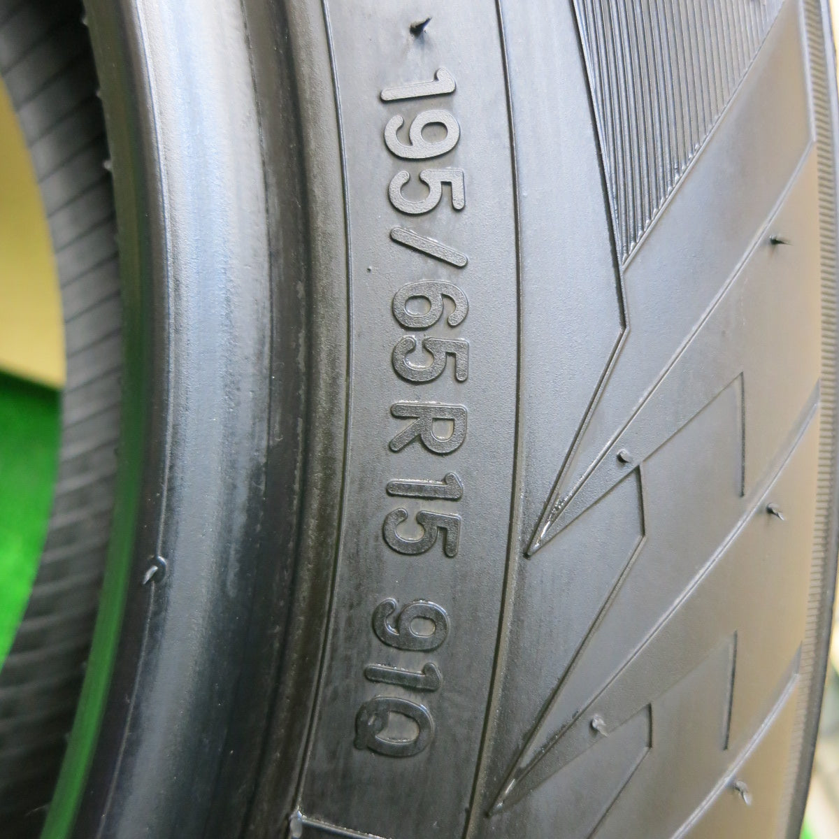 *送料無料*バリ溝！21年！9.5分以上★スタッドレス 195/65R15 トーヨー ウインター トランパス TX タイヤ 15インチ ノア ヴォクシー 等★3120917イスタ