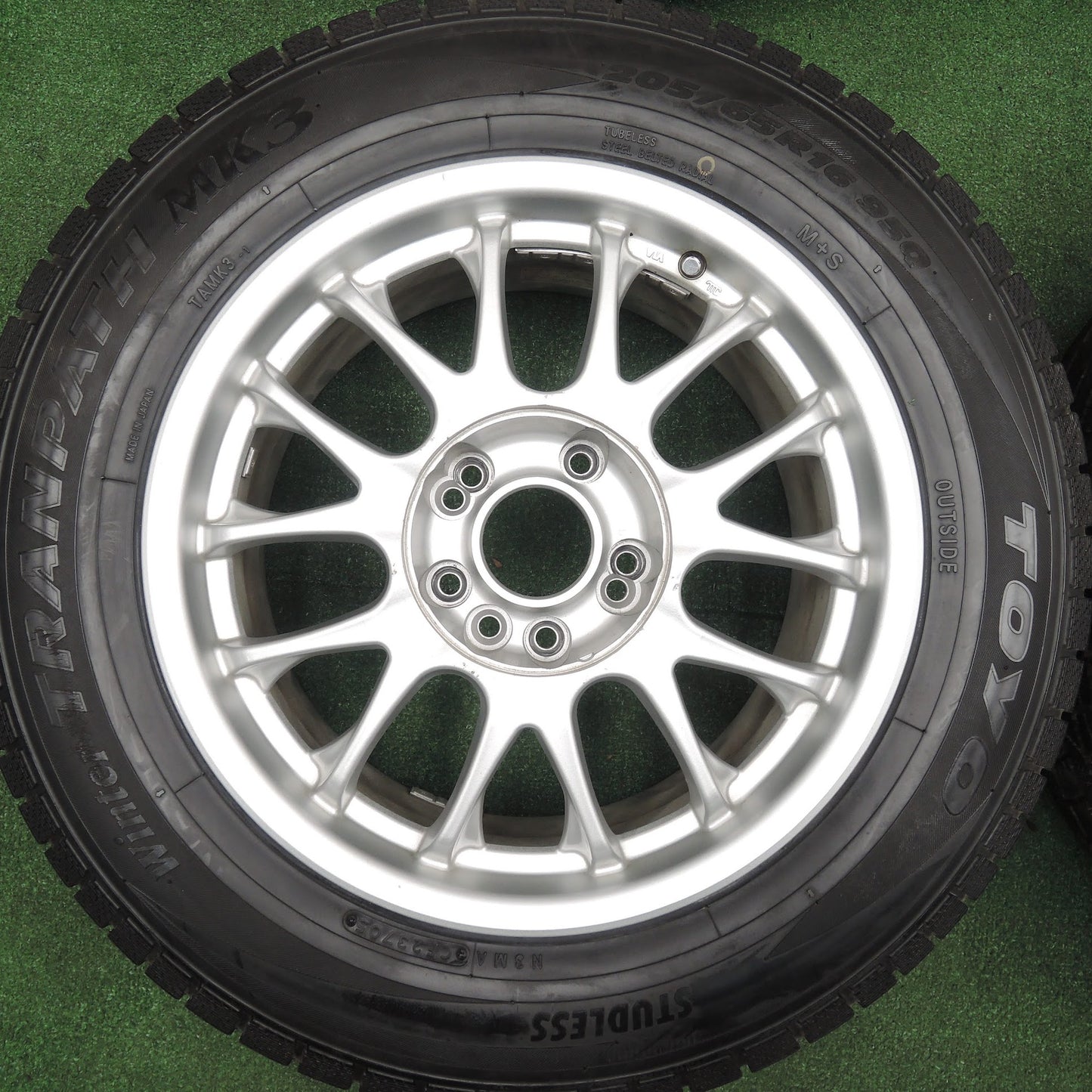 [送料無料]バリ溝！9.5分★トヨタ KOSEI 光生 205/65R16 スタッドレス トーヨー ウインタートランパス MK3 16インチ 114.3/4H 5H マルチ★3110504TNノ