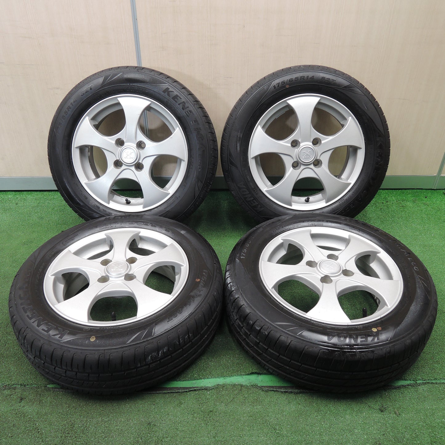 *送料無料*バリ溝！22年！8.5分★175/65R14 ケンダ KENETICA ECO X STYLE 14インチ PCD100/4H★4012201NJノ
