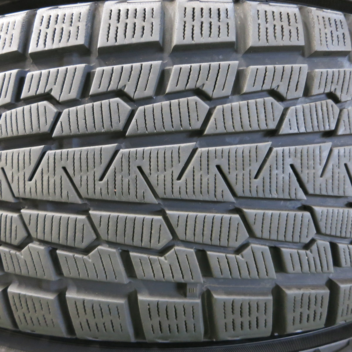 *送料無料*センサー付！バリ溝！19年！キレイ！9.5分★レクサス 等 235/55R20 スタッドレス ヨコハマ アイスガード G075 社外 アルミ 20インチ PCD114.3/5H★3102107イス