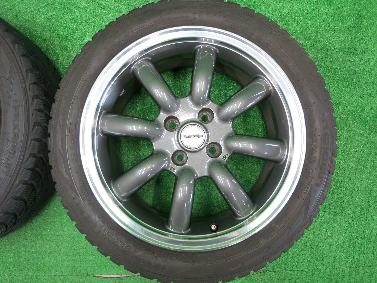 [送料無料]バリ溝！キレイ！9.5分★スタッドレス 195/50R16 Eurodesign クラシックエイト ノキアン ハッカペリッタ R2 Classic Eight 16 PCD100/4H★2081012ヒス