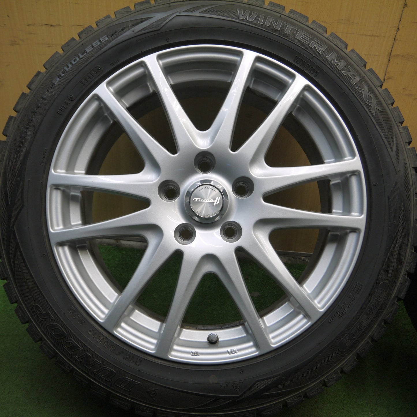 *送料無料* バリ溝！キレイ！9.5分★スタッドレス 215/55R17 ダンロップ ウインターマックス WM01 La-Strada Tiradoβ 阿部商会 PCD114.3/5H★4022604Hス