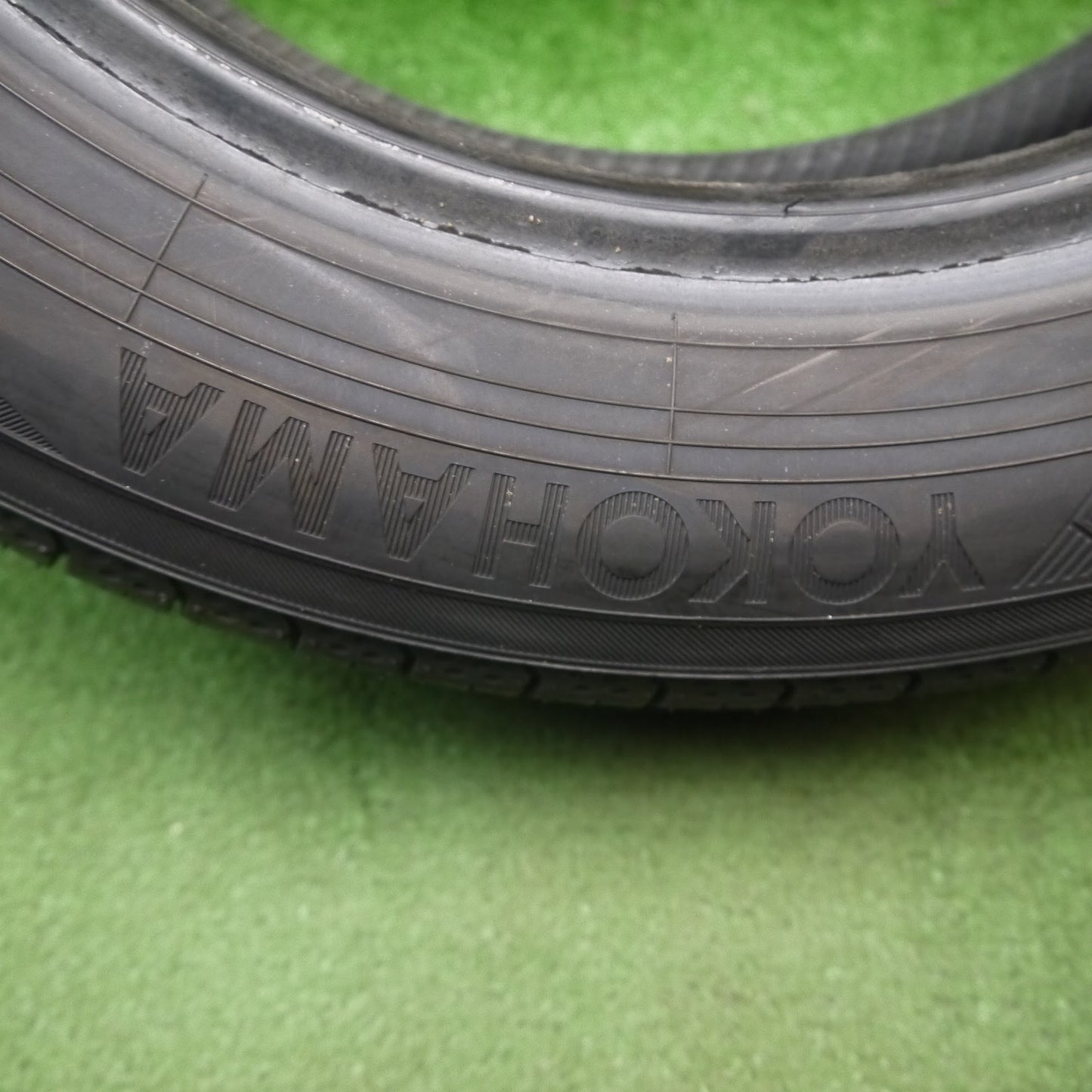 [送料無料]バリ溝！19年！8.5分★155/65R14 ヨコハマ ブルーアース RV-02 CK タイヤ 14インチ ムーヴ タント ミラ N-BOX ラパン 等★3082101Hノタ