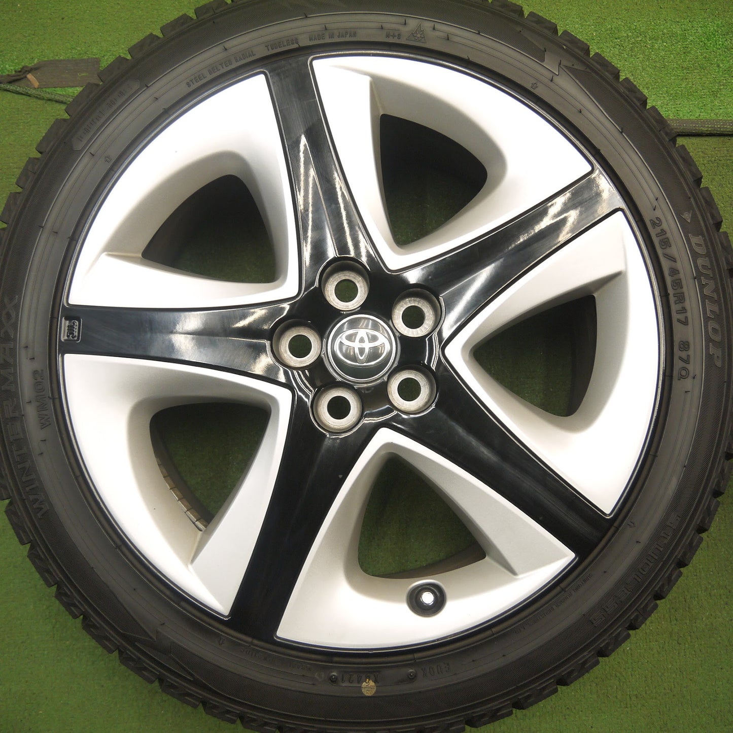 [送料無料]バリ溝！21年！ほぼ10分★トヨタ 50系 プリウス ツーリング 純正 215/45R17 スタッドレス ダンロップ ウインターマックス WM02 PCD100/5H★3080805Hス
