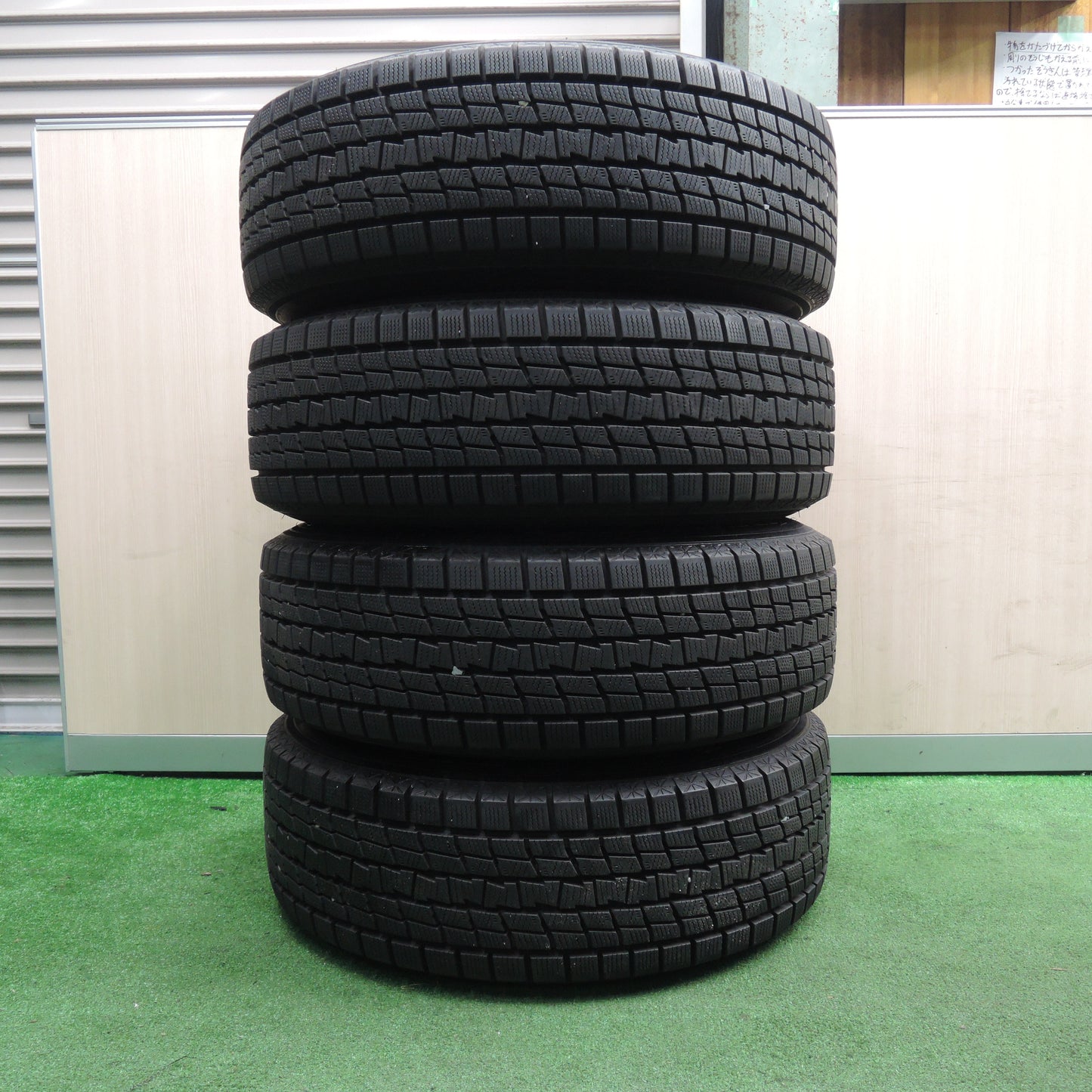 *送料無料*バリ溝！21年！キレイ！9.5分★スタッドレス 225/65R17 グッドイヤー アイスナビ SUV SCHNEIDER MiD シュナイダー 17インチ PCD114.3/5H★3111704NJス