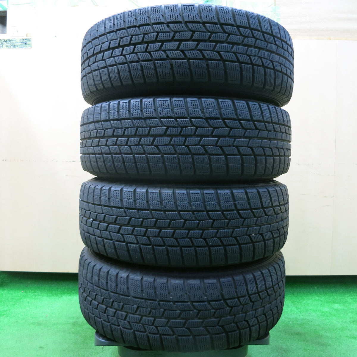 *送料無料*バリ溝！キレイ！9分★スタッドレス 195/65R15 グッドイヤー アイスナビ6 JOKER ジョーカー 15インチ PCD114.3/5H★3120604イス