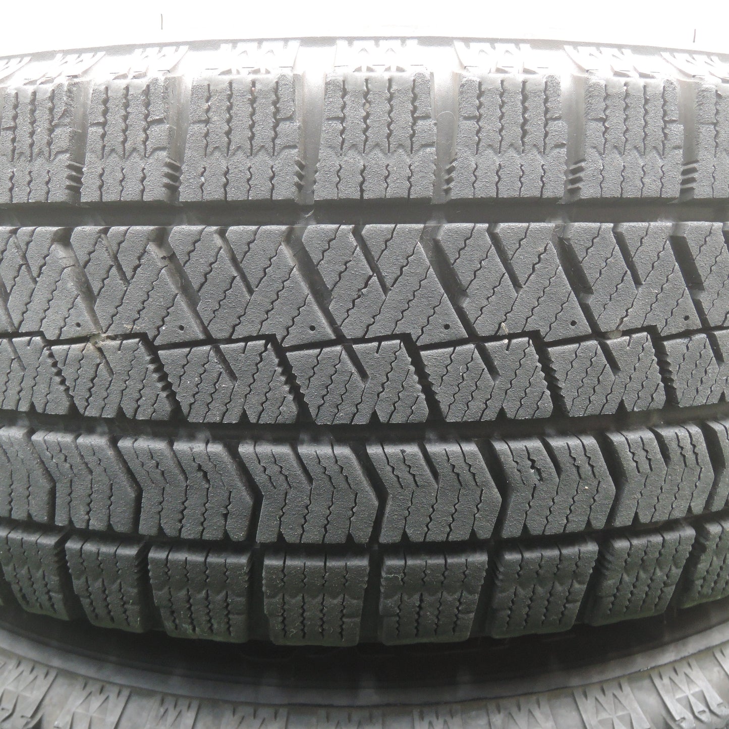 *送料無料*バリ溝！キレイ！8.5分★スタッドレス 185/65R15 ブリヂストン ブリザック VRX2 ravrion RM01 ラブリオン 15インチ PCD114.3/5H★3111302SYス