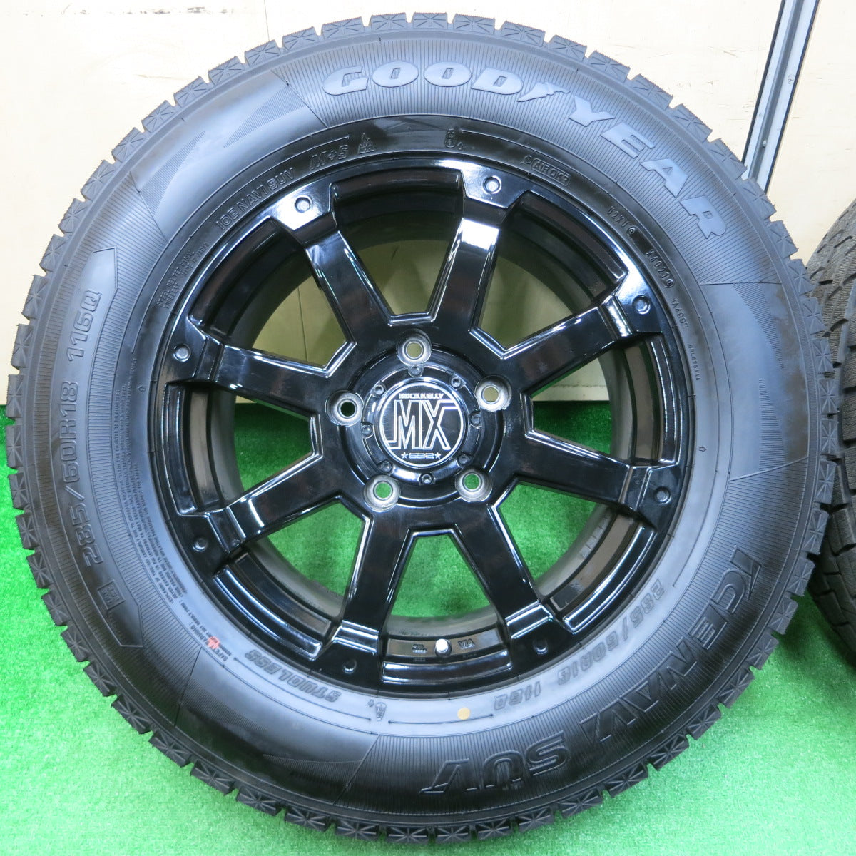 *送料無料*超バリ溝！21年！キレイ！ほぼ10分★ランクル 等 ROCKKELLY MX 632 285/60R18 スタッドレス グッドイヤー アイスナビ SUV ロクサーニ PCD150/5H★3112408イス