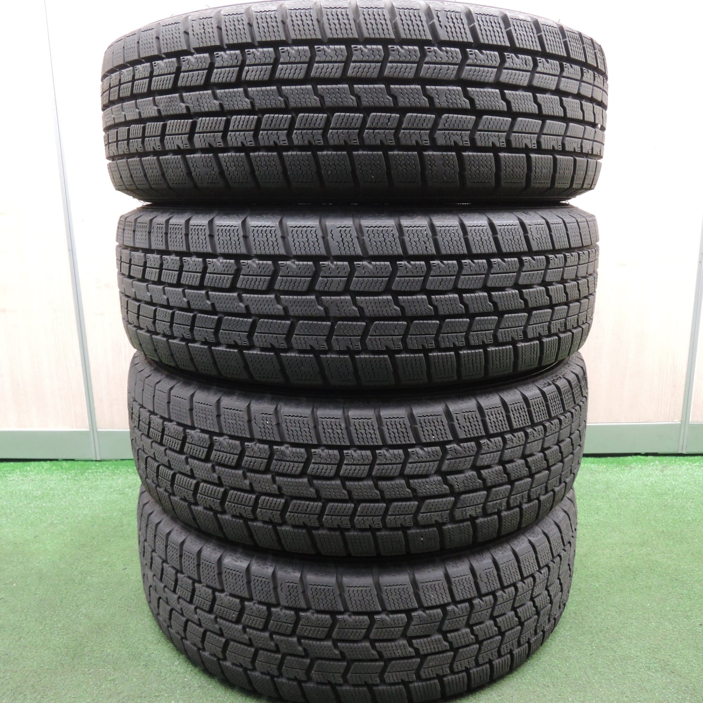 *送料無料* バリ溝！20年！キレイ！9分★トヨタ アクア 純正 スチール 175/65R15 スタッドレス グッドイヤー アイスナビ7 15インチ PCD100/4H★4022506HAス