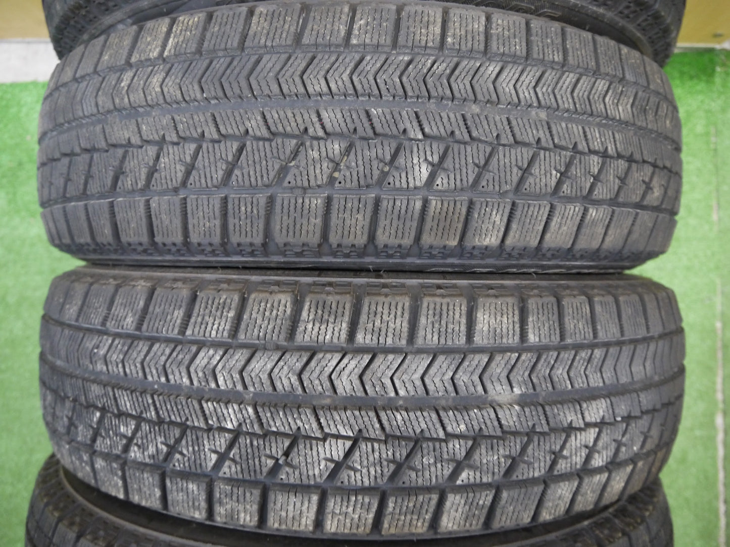 [送料無料]バリ溝！18年！9.5分以上★スタッドレス 155/65R14 ブリヂストン ブリザック VRX タイヤ 14インチ タント ムーブ ワゴンR N-BOX 等★2021503ヤスタ