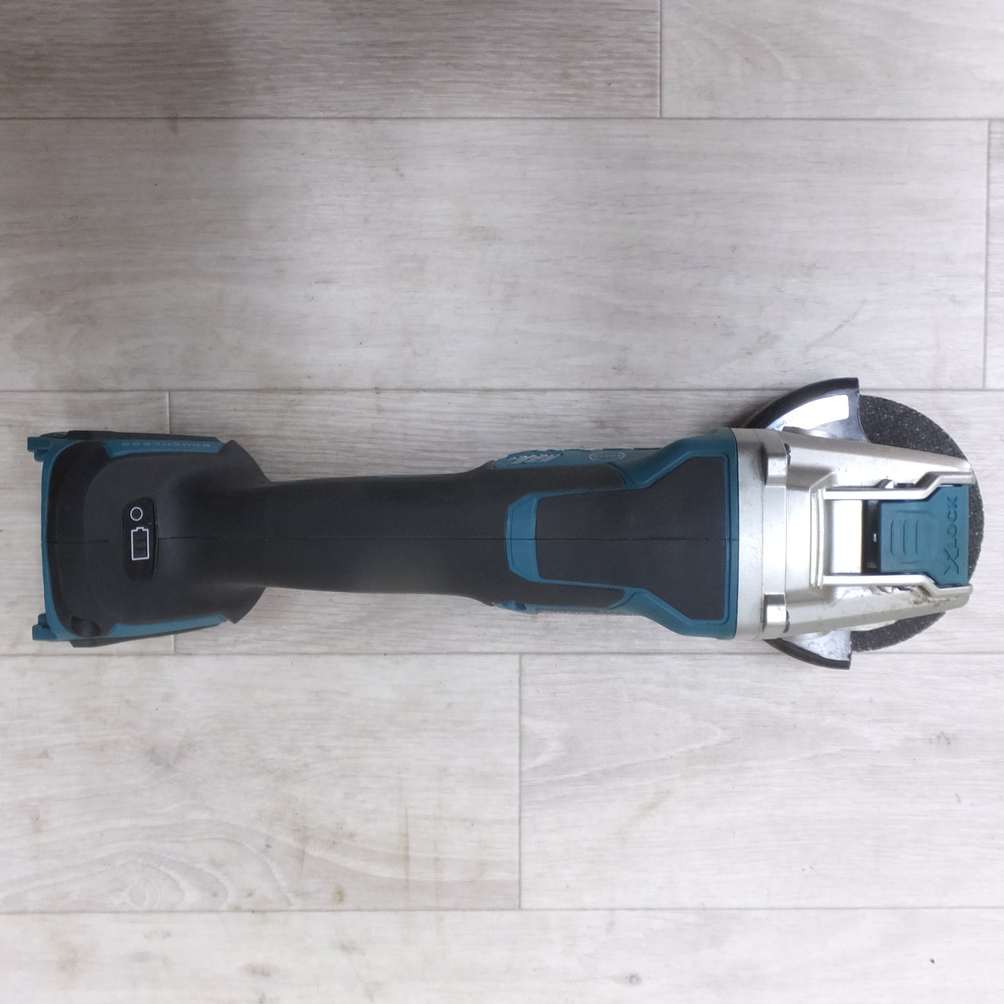 [送料無料] キレイ◆makita マキタ 100mm 充電式ディスクグラインダ GA420DRGX 18V バッテリー2個 充電器付き 研磨機 電動工具◆