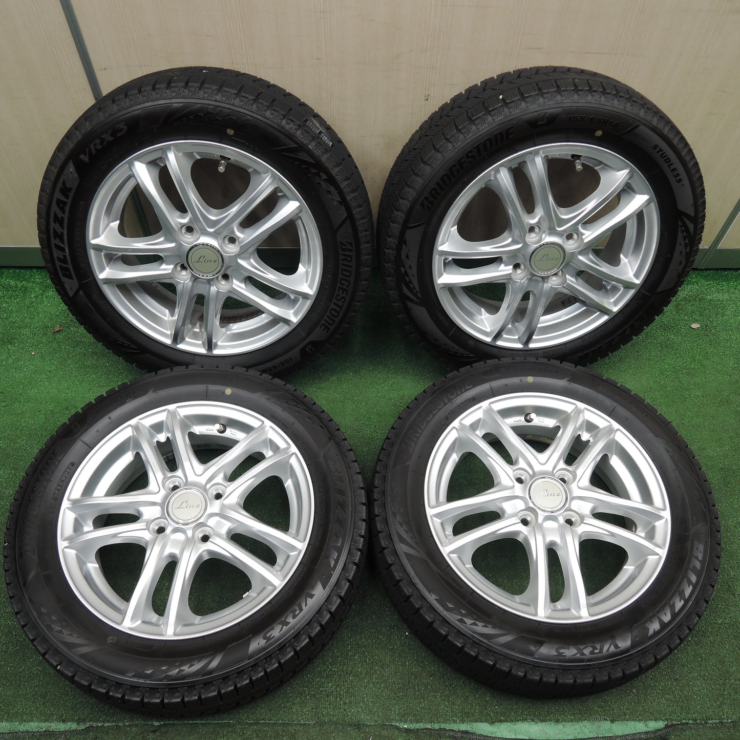 *送料無料*バリ溝！21年！キレイ！9.5分以上★スタッドレス 155/65R14 ブリヂストン ブリザック VRX3 Linz 14インチ PCD100/4H★3122001NJス