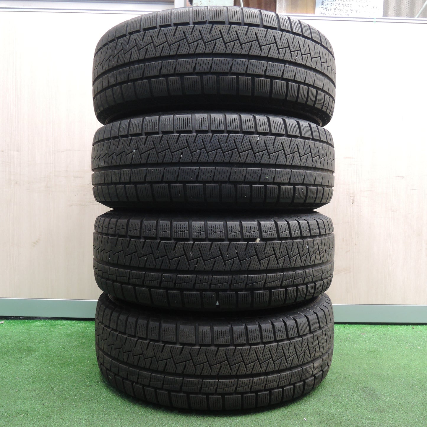 *送料無料*バリ溝！8.5分★スタッドレス 195/65R15 ピレリ アイスアシンメトリコ ProGet EUROPIAN 15インチ PCD114.3/5H★3111301NJス