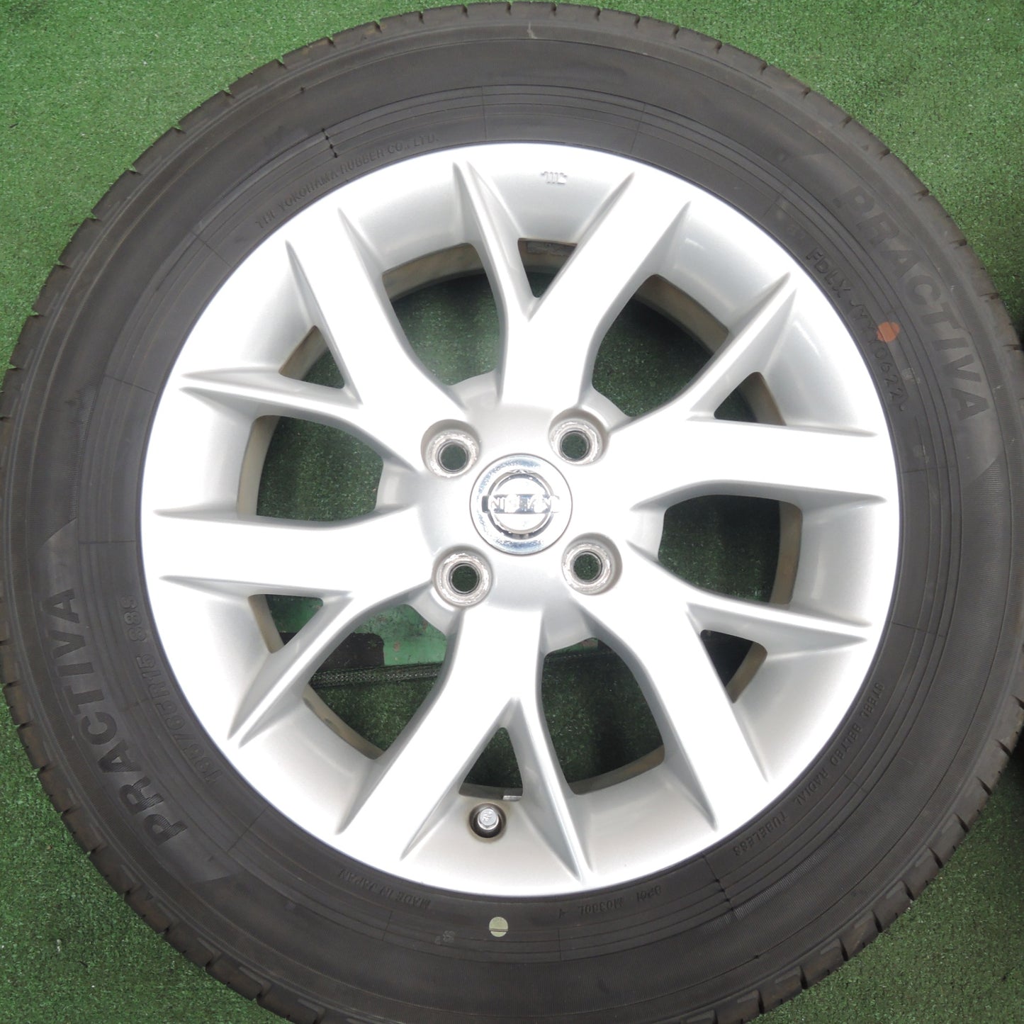 *送料無料* バリ溝！22年！9.5分★日産 E12 ノート 純正 185/65R15 プラクティバ PRACTIVA 15インチ PCD100/4H★4022302HAノ