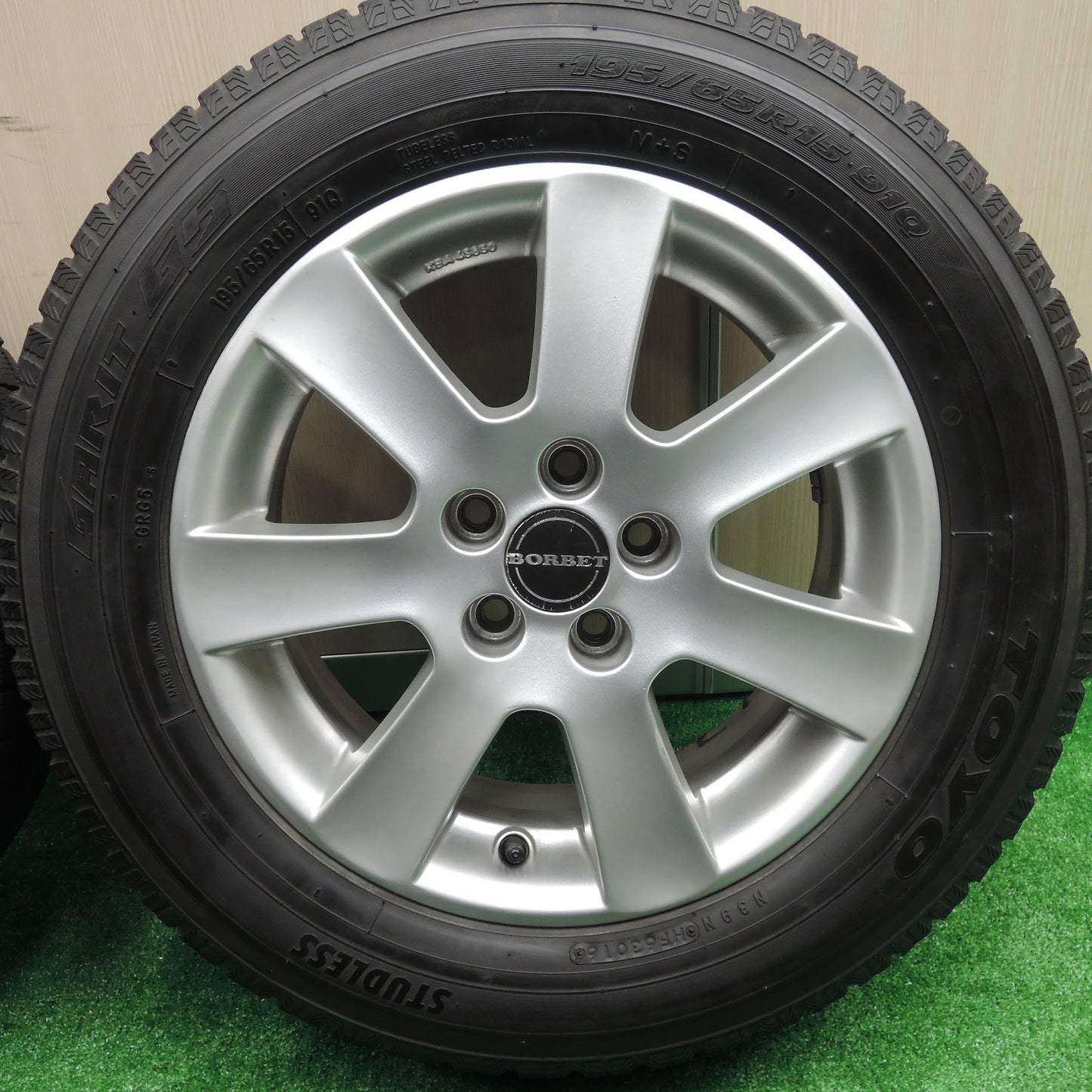 [送料無料]バリ溝！8.5分★スタッドレス BORBET 195/65R15 トーヨー ガリット G5 ボルベット 15インチ PCD100/5H★3072406IHス