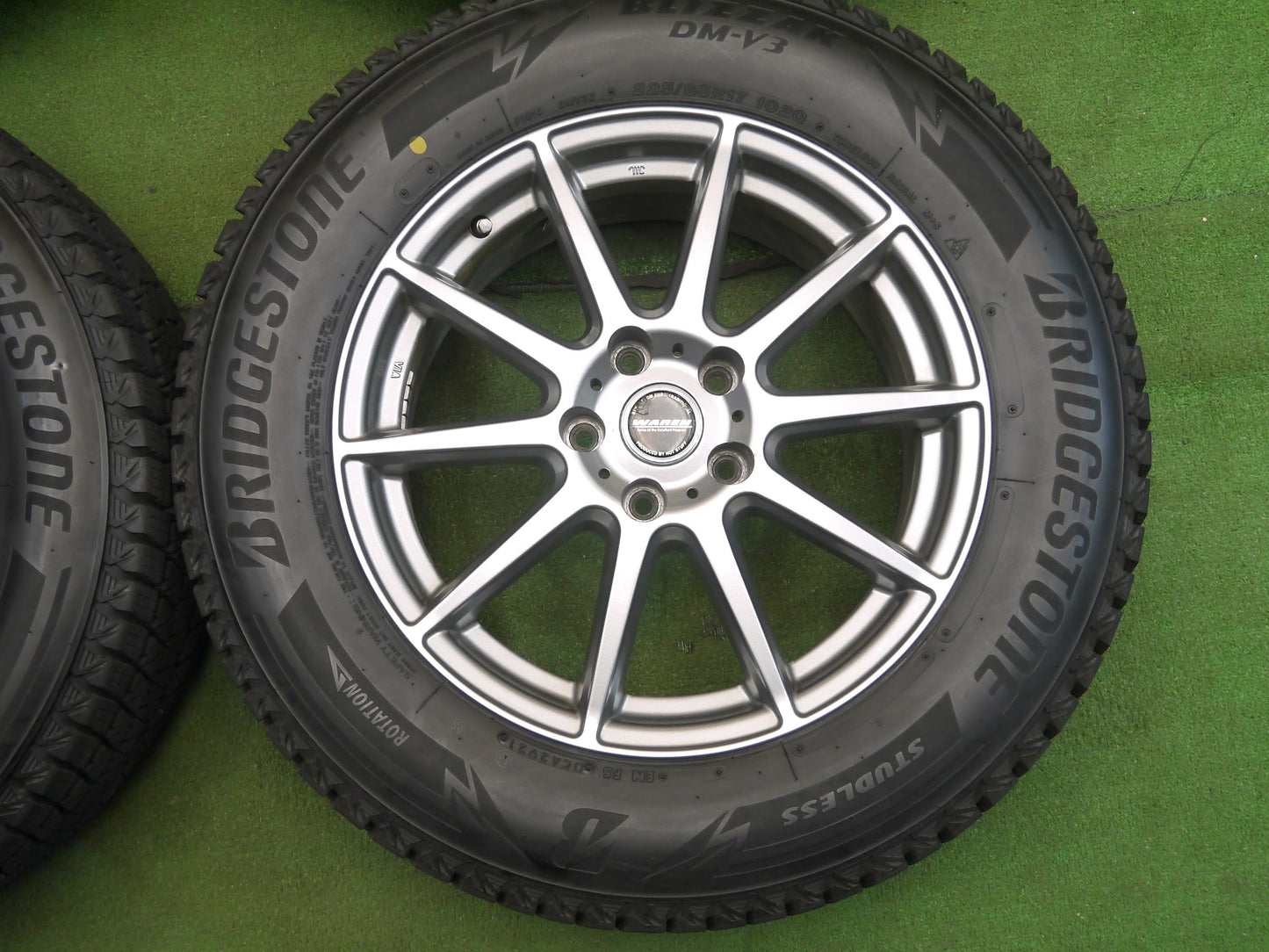 [送料無料]バリ溝！21年！キレイ！9.5分★スタッドレス 225/65R17 ブリヂストン ブリザック DM-V3 WAREN HOTSTUFF ヴァーレン 17インチ PCD114.3/5H★3021503クス